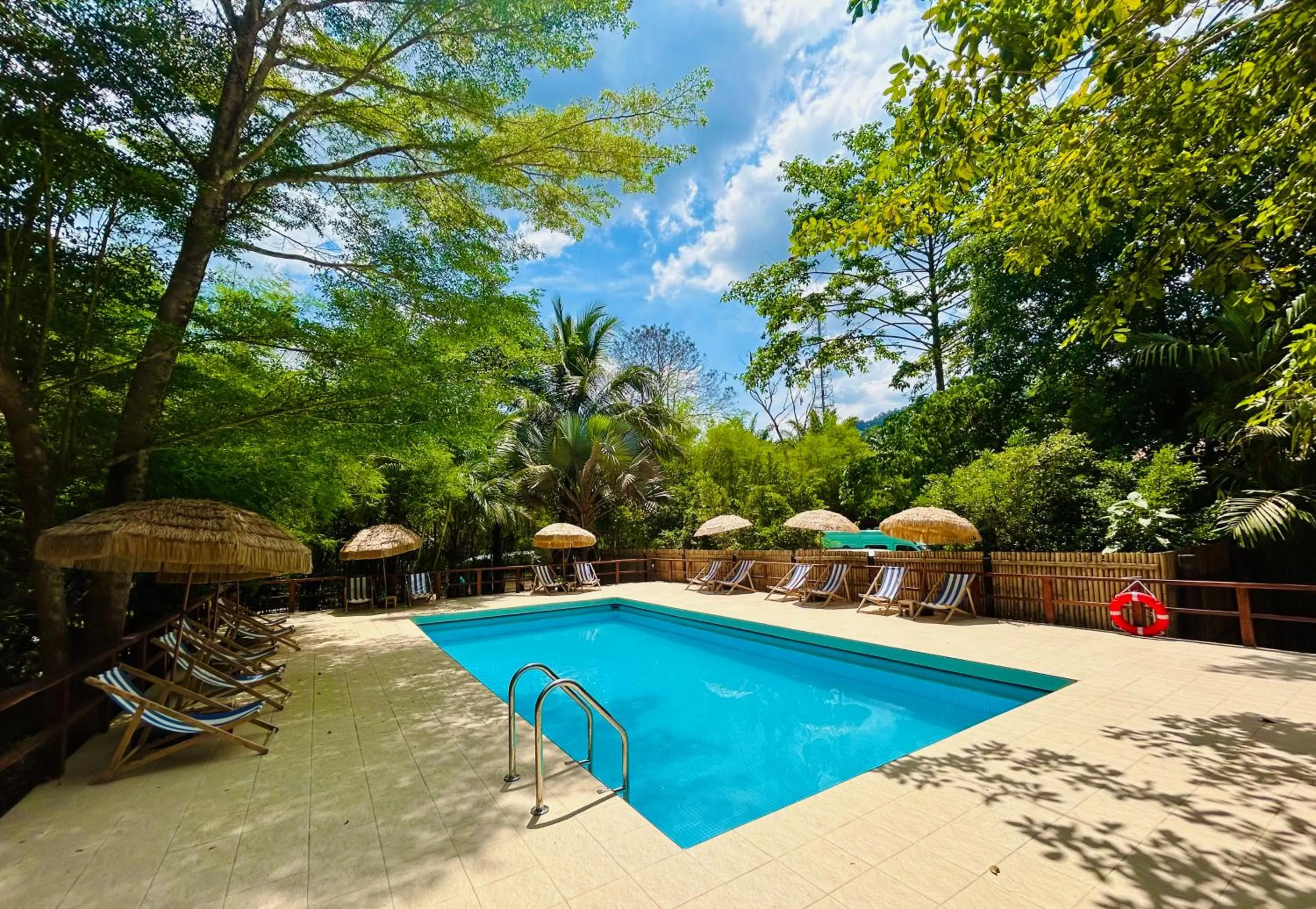 Khao Sok Paradise Resort