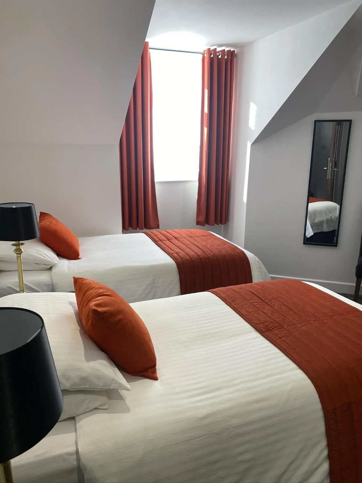 Standard Twin Room in Revelstoke Hotel Standard Twin Room in Revelstoke Hotel