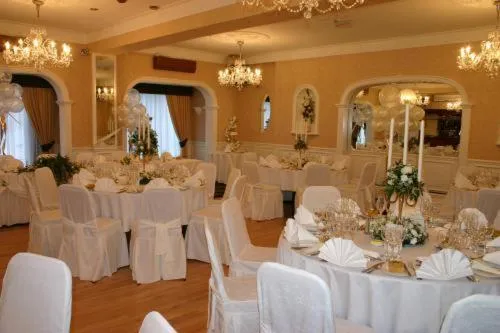 Restaurant/places to eat in Revelstoke Hotel