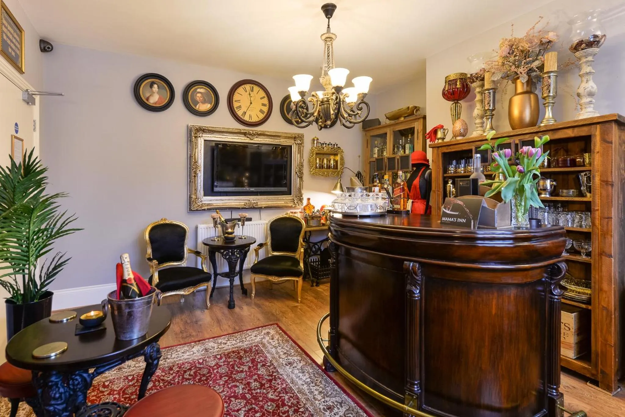 Lounge or bar in Mama’s Inn Boutique Guest House