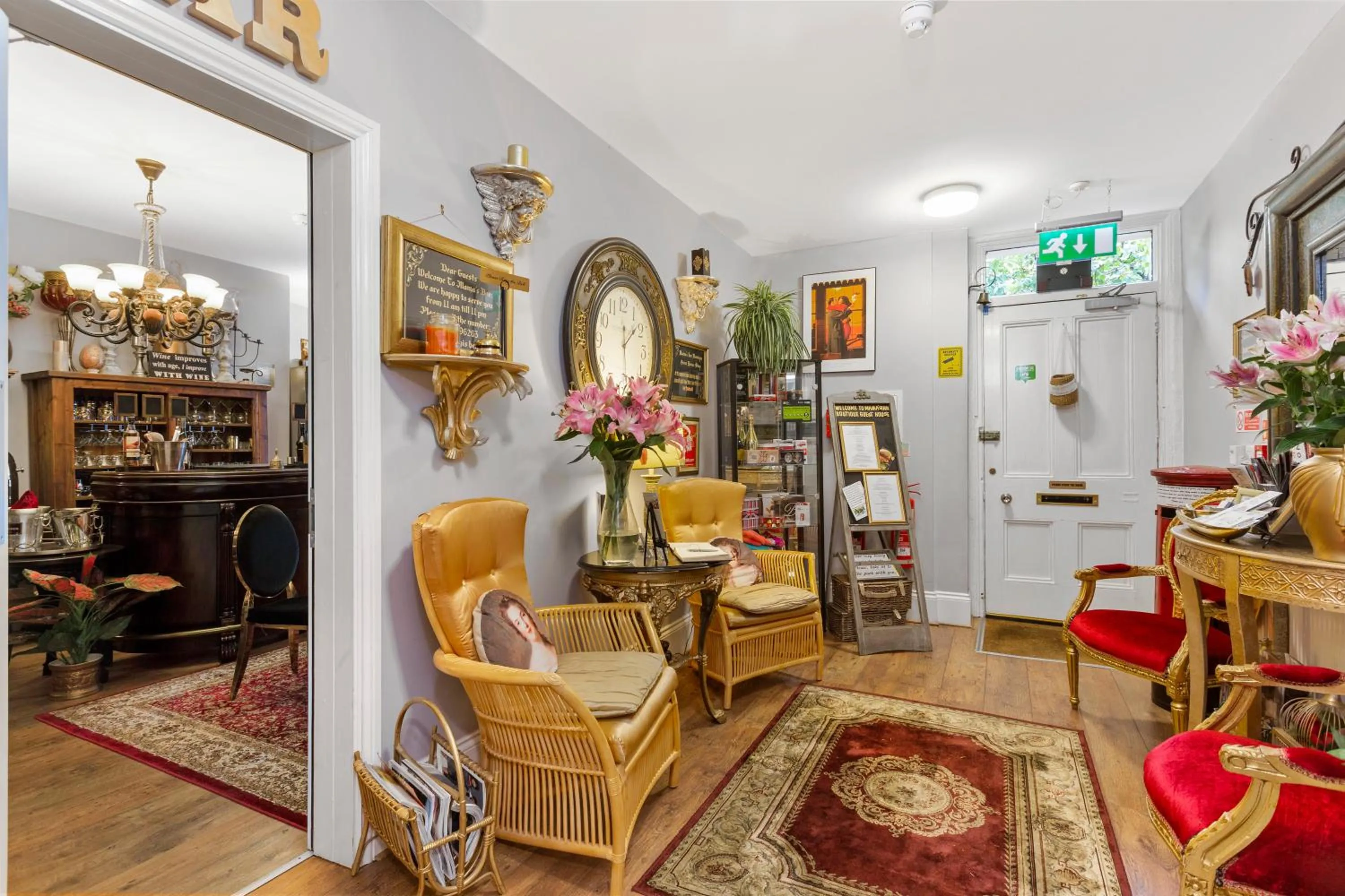 Lounge or bar in Mama’s Inn Boutique Guest House