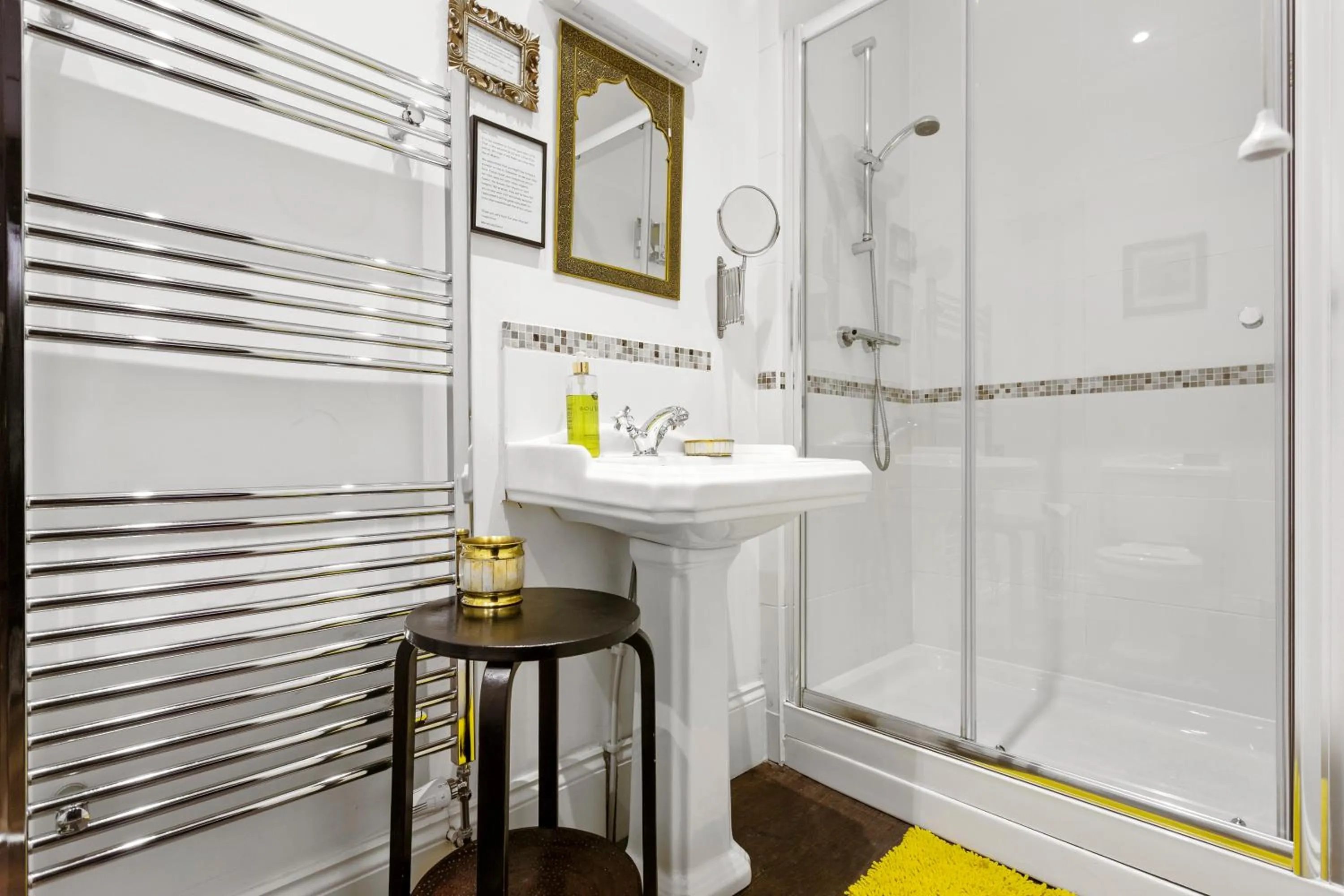 Bathroom in Mama’s Inn Boutique Guest House