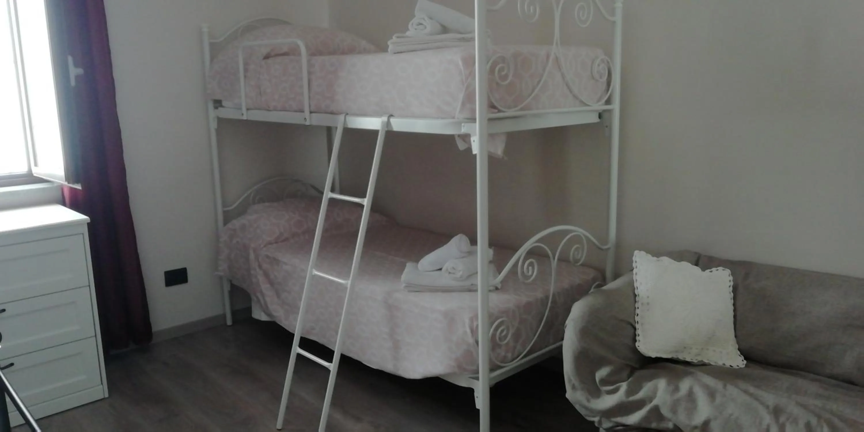 bunk bed in Butterfly B&B