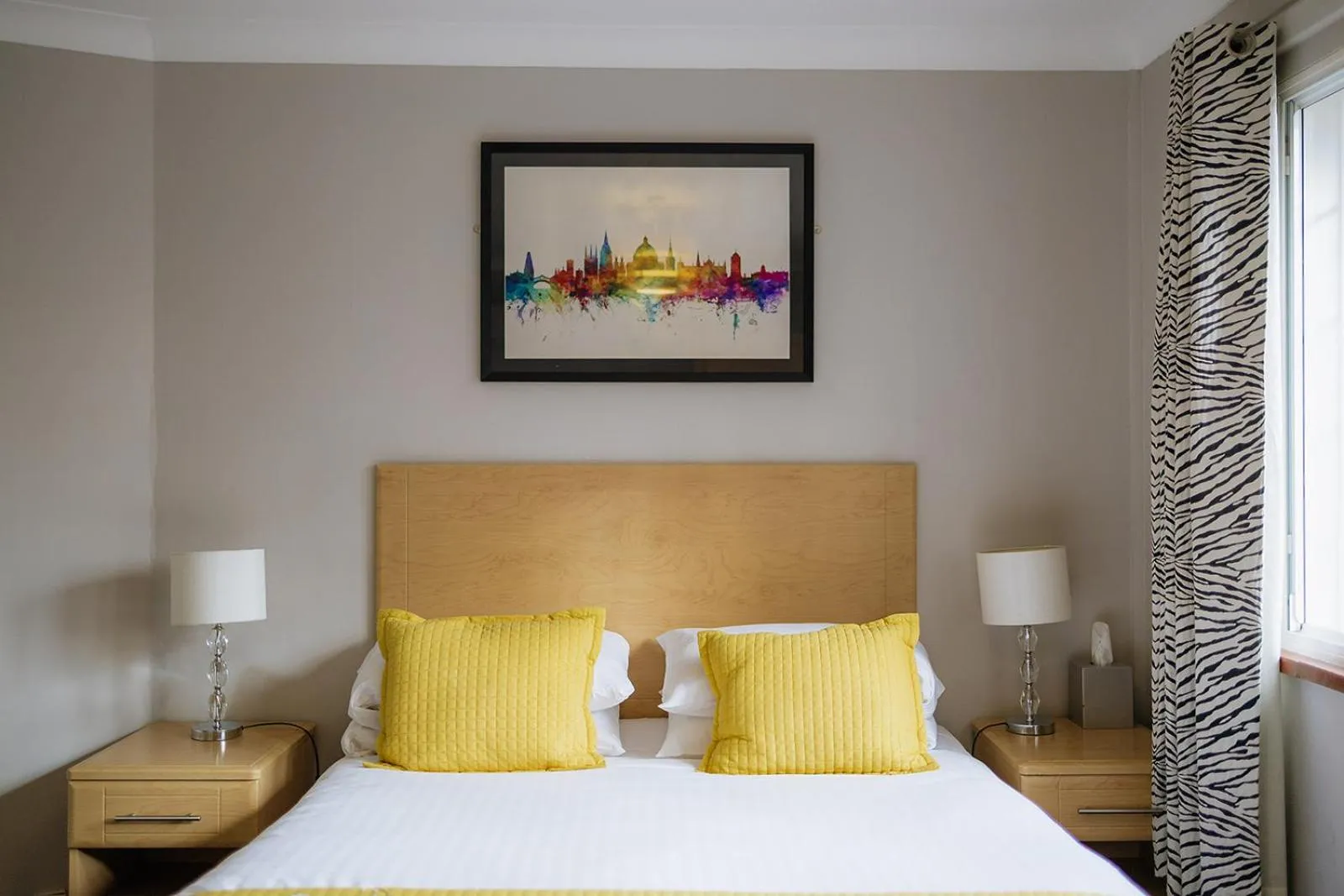 Bedroom, Bed in Red Mullions Guest House