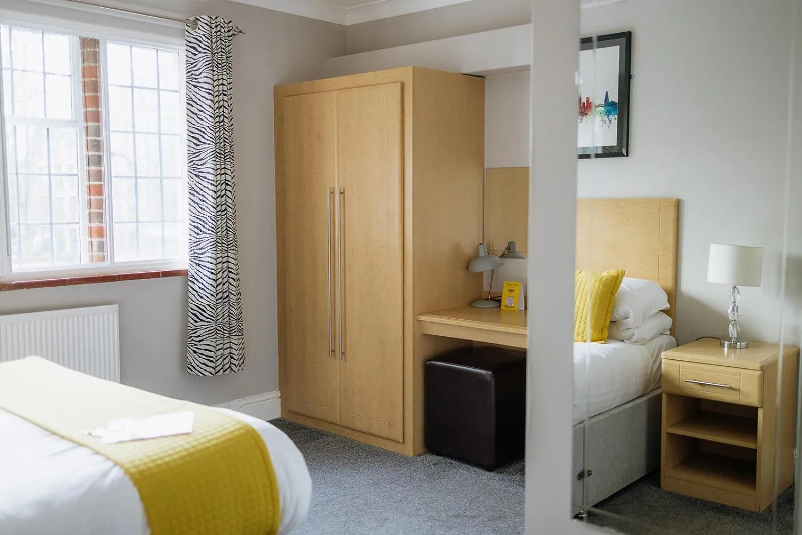 Bedroom, Bed in Red Mullions Guest House