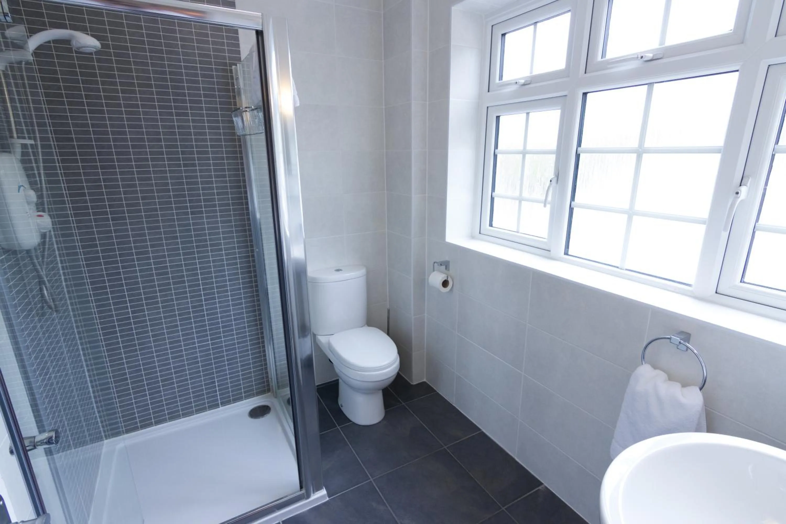 Bathroom in Red Mullions Guest House