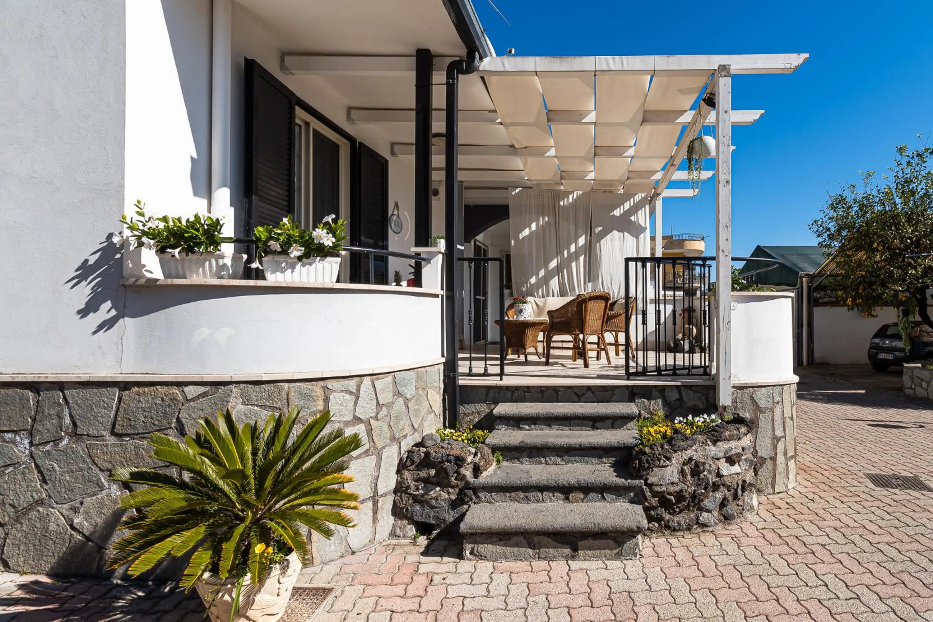 Property building in B&B VESUVIAN STONE