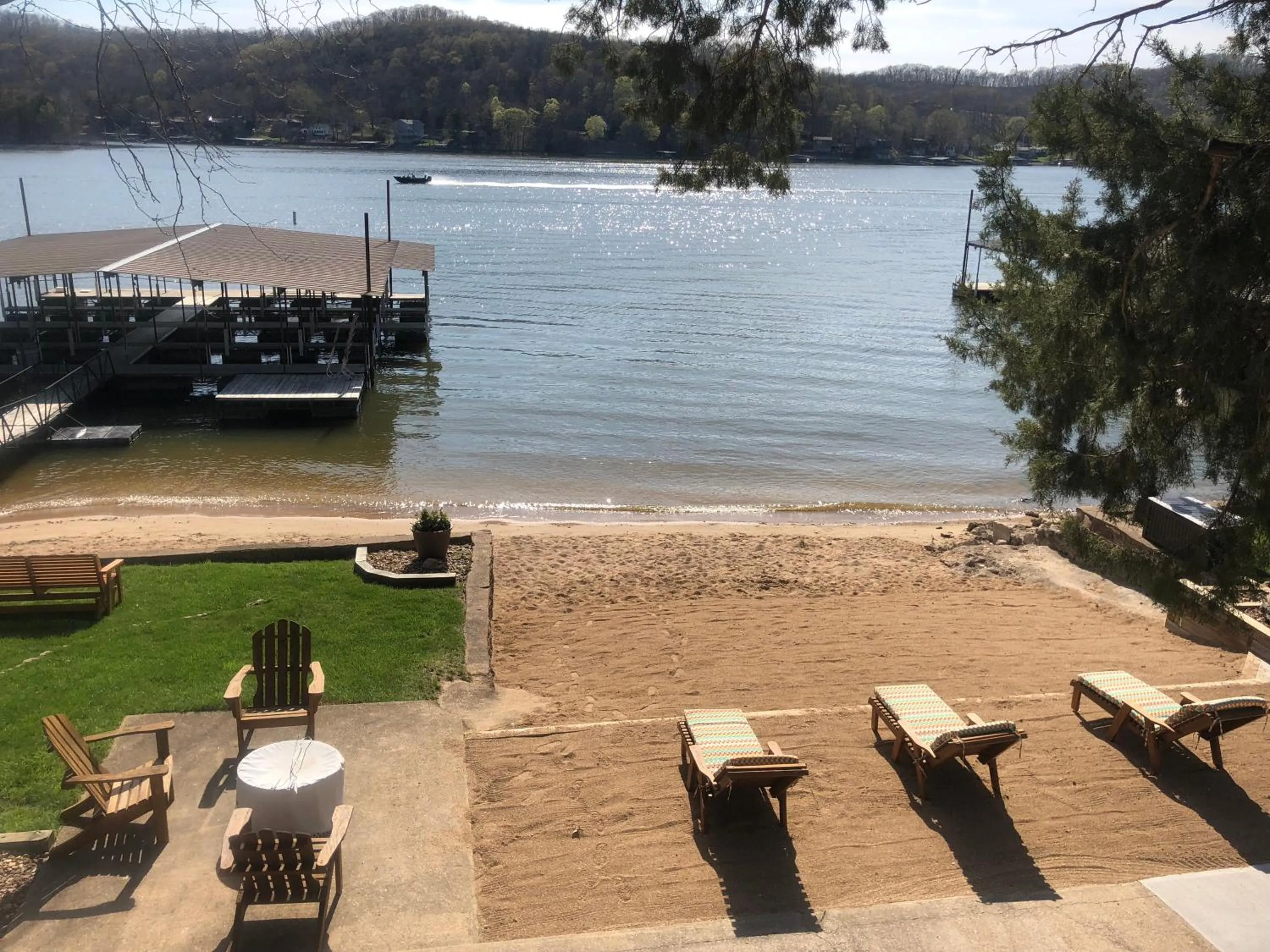 Fishing in Point View Resort