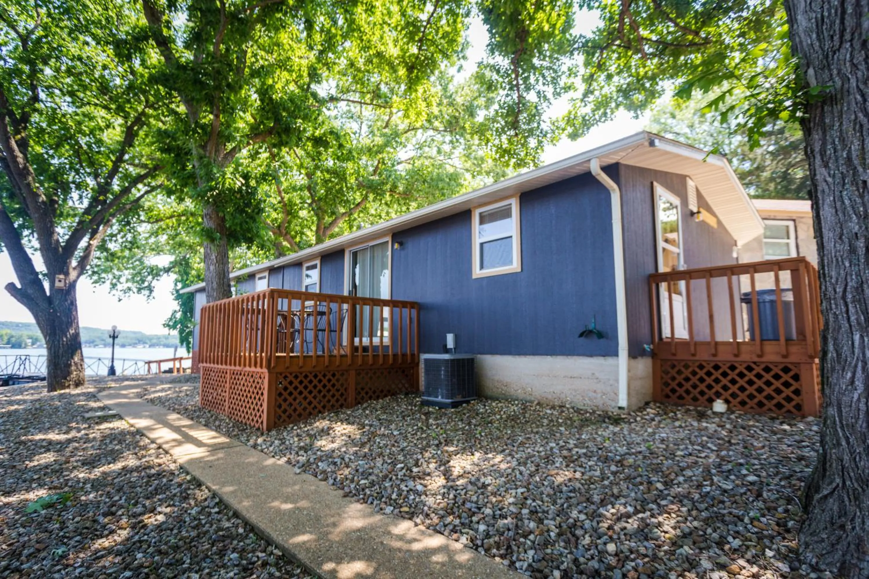 Facade/entrance in Point View Resort