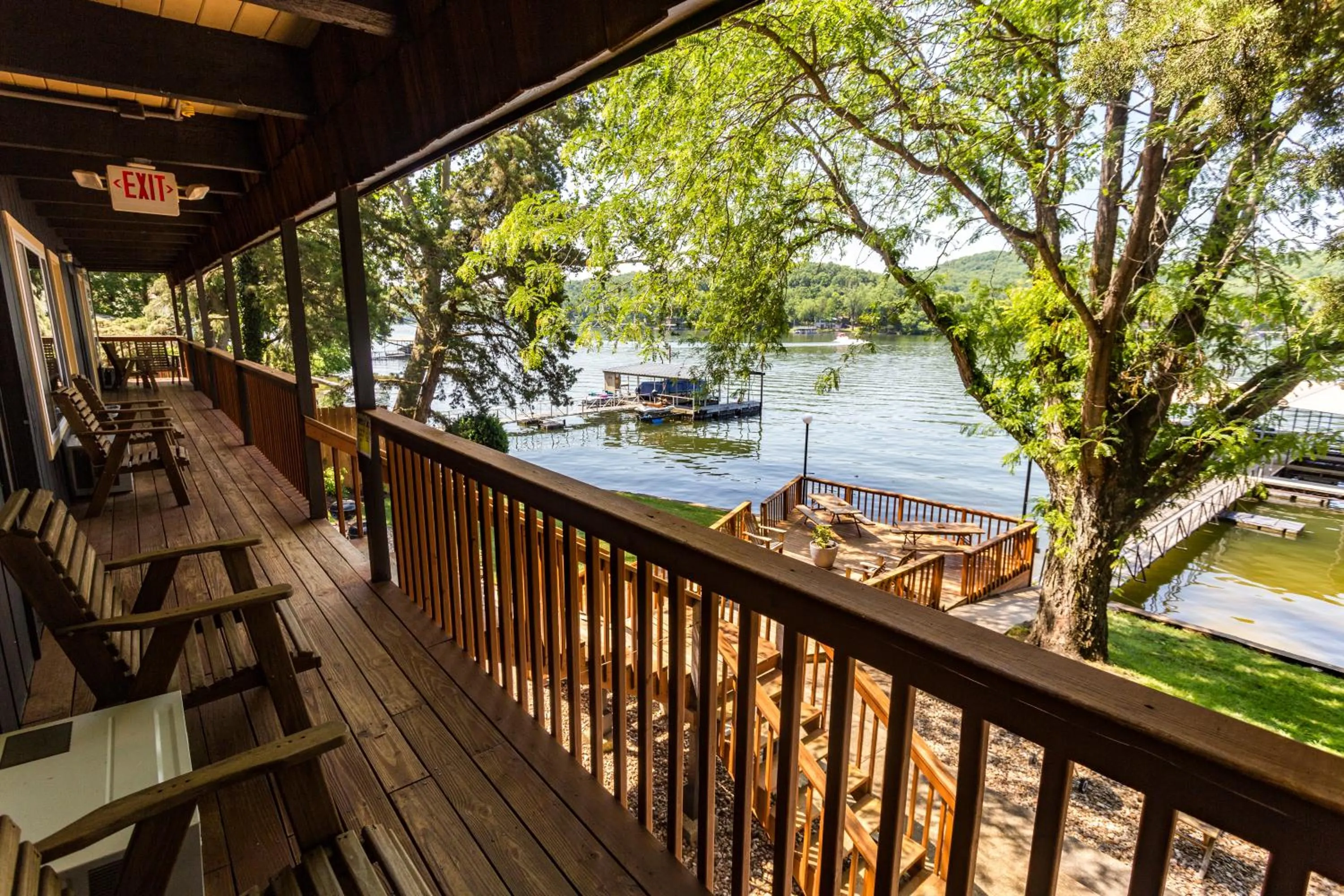 Lake view in Point View Resort