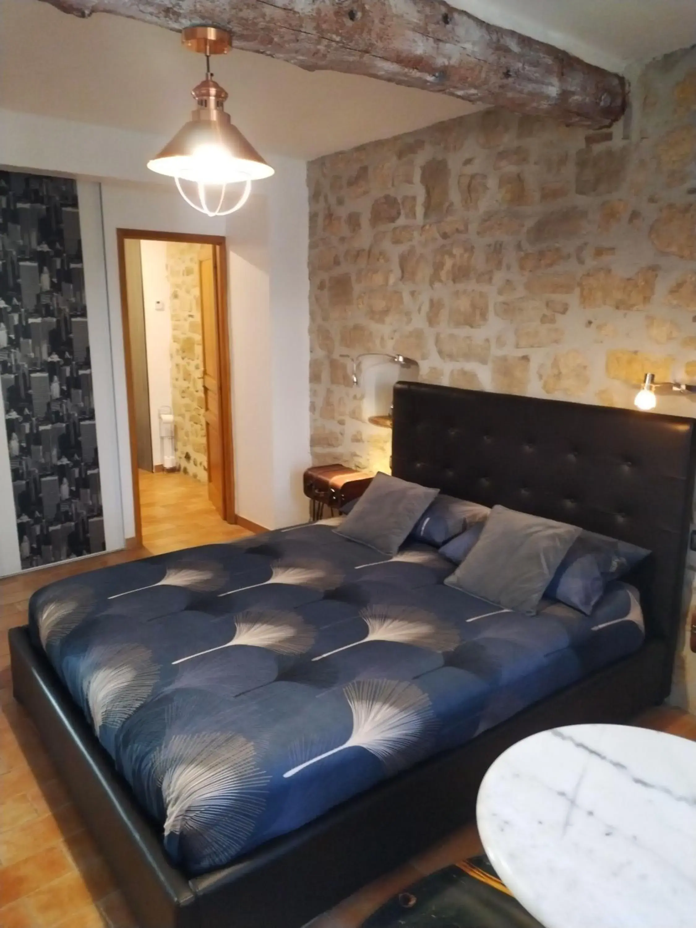 Double Room with Private Bathroom in VILLA ARTEMIA Maison vigneronne - chambre d hôtes-B&B-piscine et spa Double Room with Private Bathroom in VILLA ARTEMIA Maison vigneronne - chambre d hôtes-B&B-piscine et spa