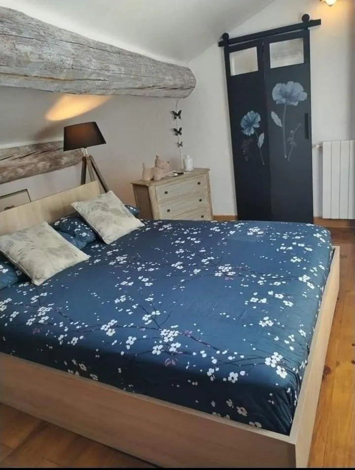 Deluxe Double Room with Private Bathroom in VILLA ARTEMIA Maison vigneronne - chambre d hôtes-B&B-piscine et spa