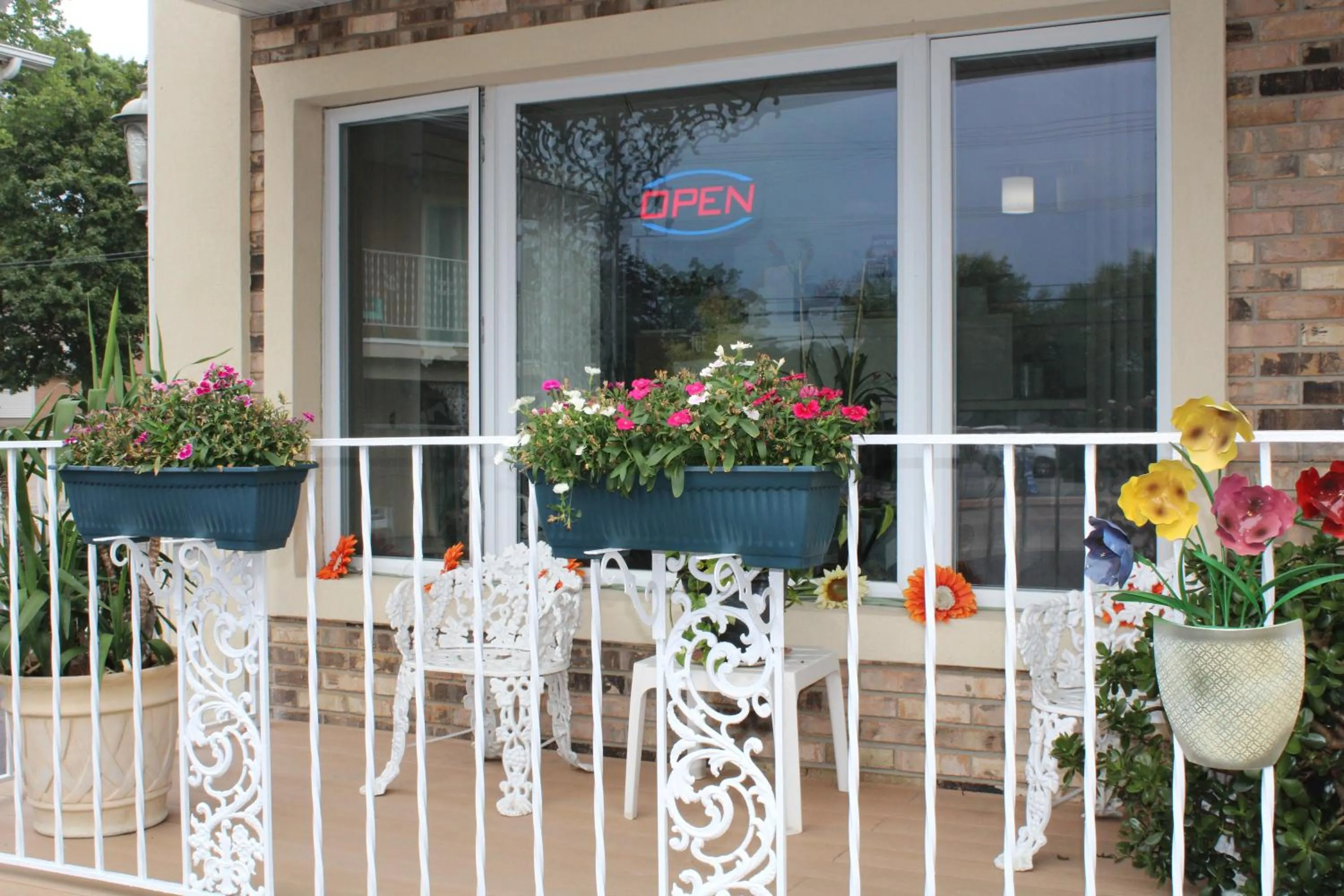 Property building in River Road Motel