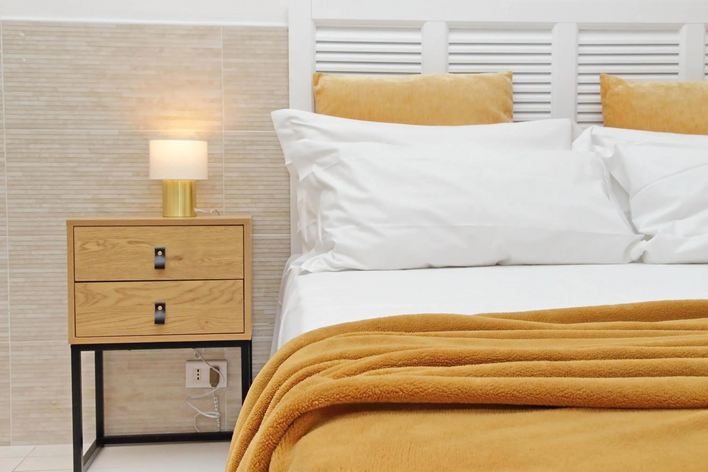 Photo of the whole room, Bed in Opera Inn Suites - Rooms and Apartments