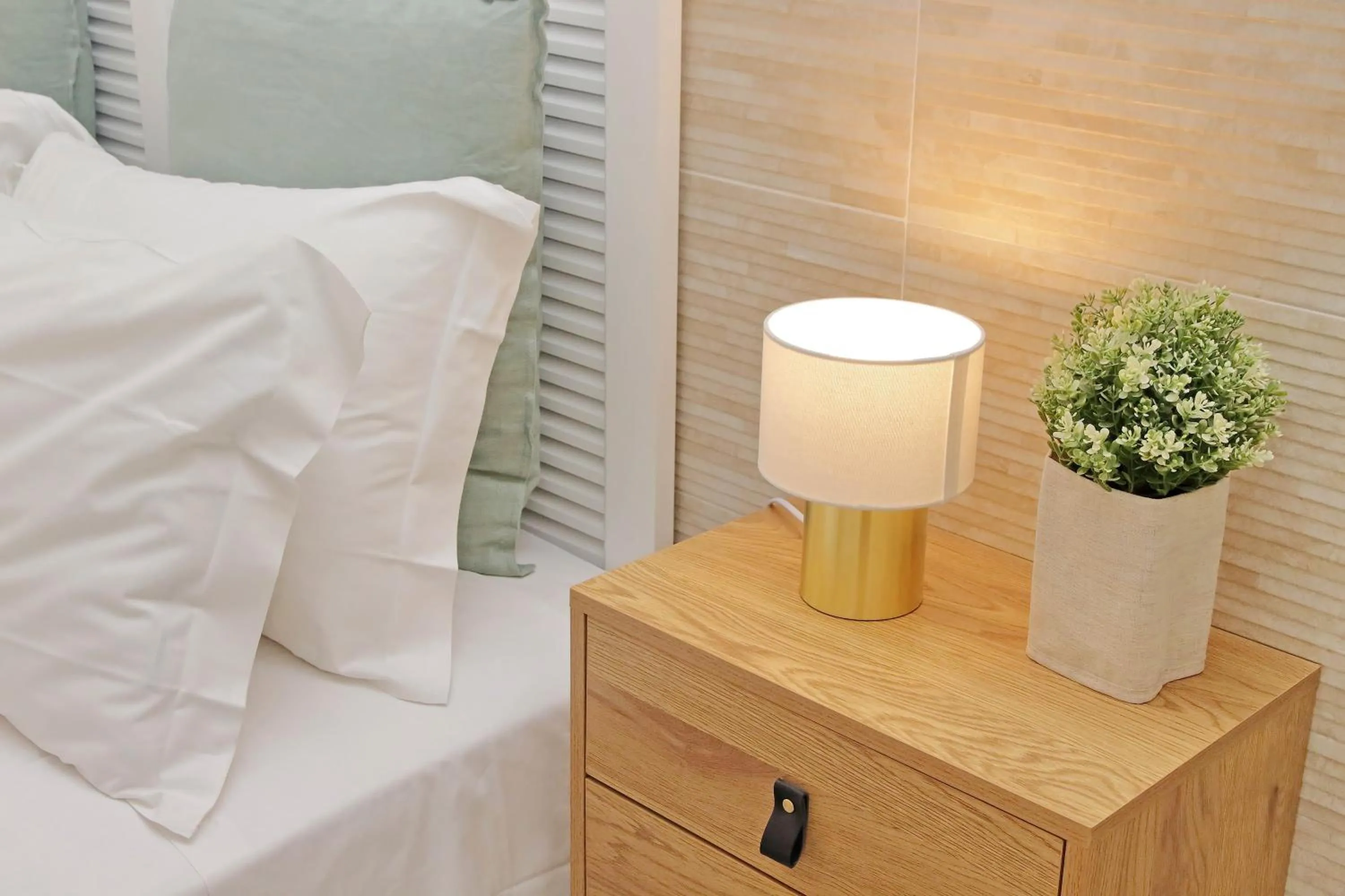 Bed in Opera Inn Suites - Rooms and Apartments