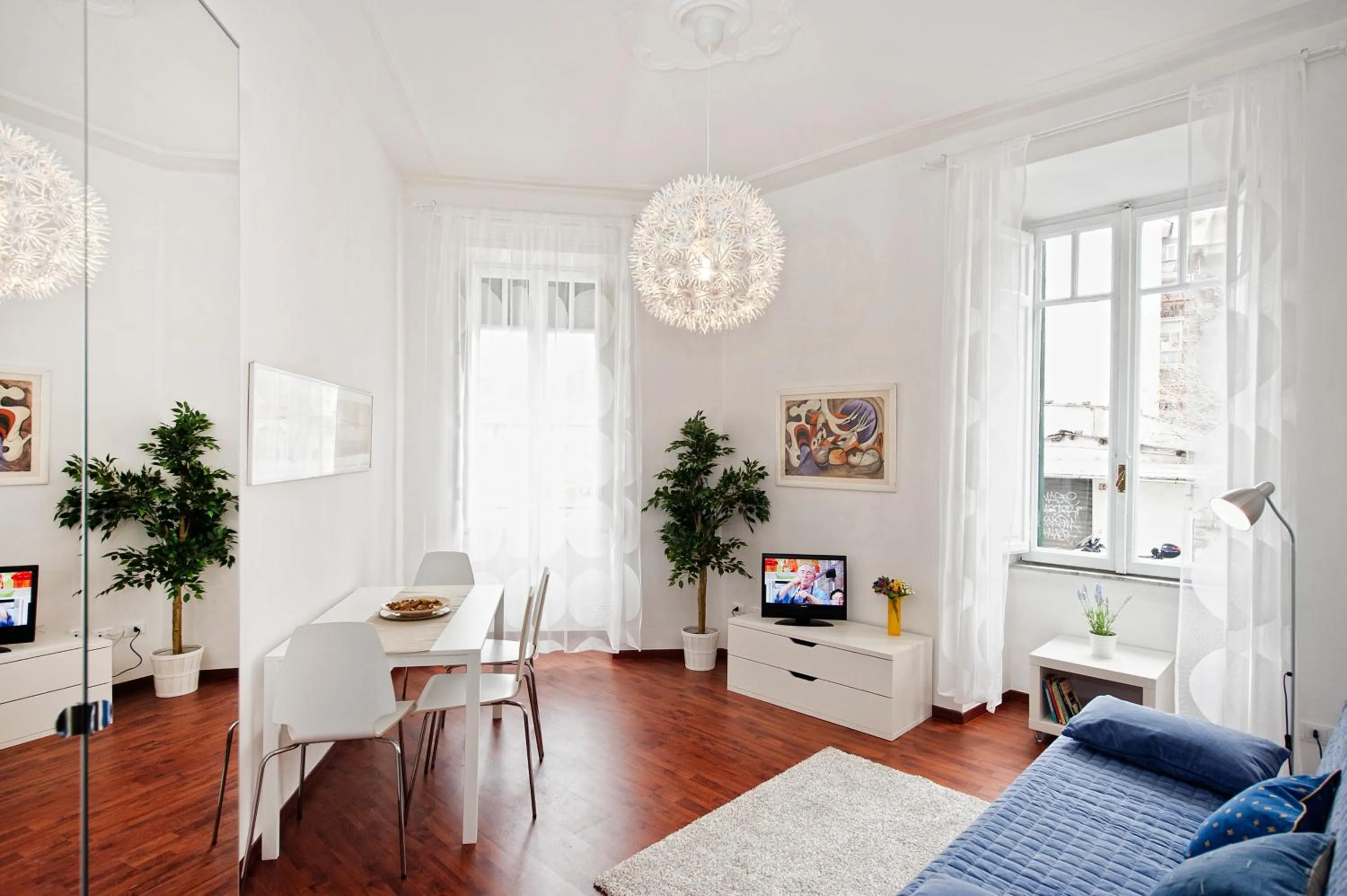 Living room in Opera Inn Suites - Rooms and Apartments