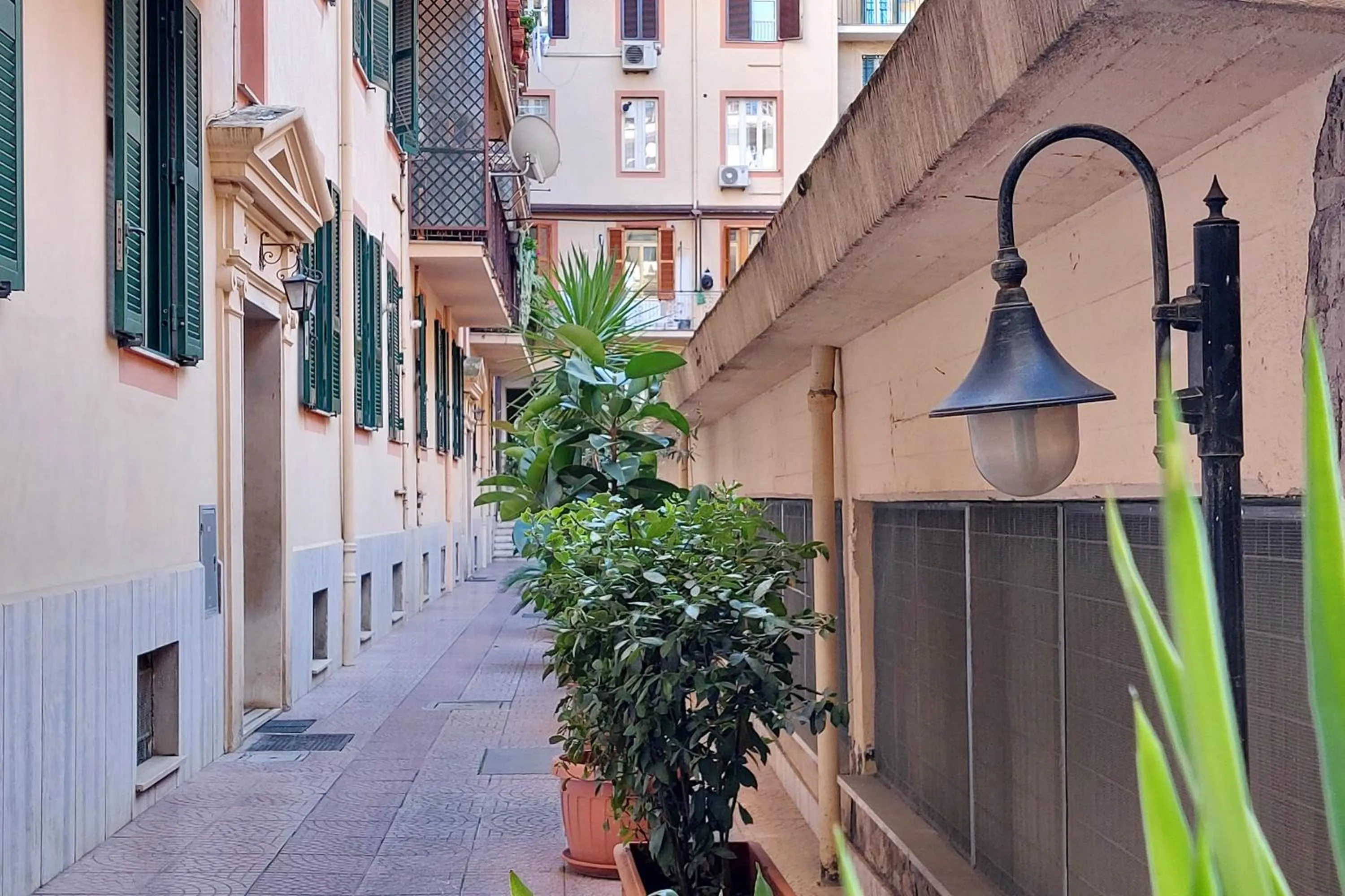 Inner courtyard view in Opera Inn Suites - Rooms and Apartments