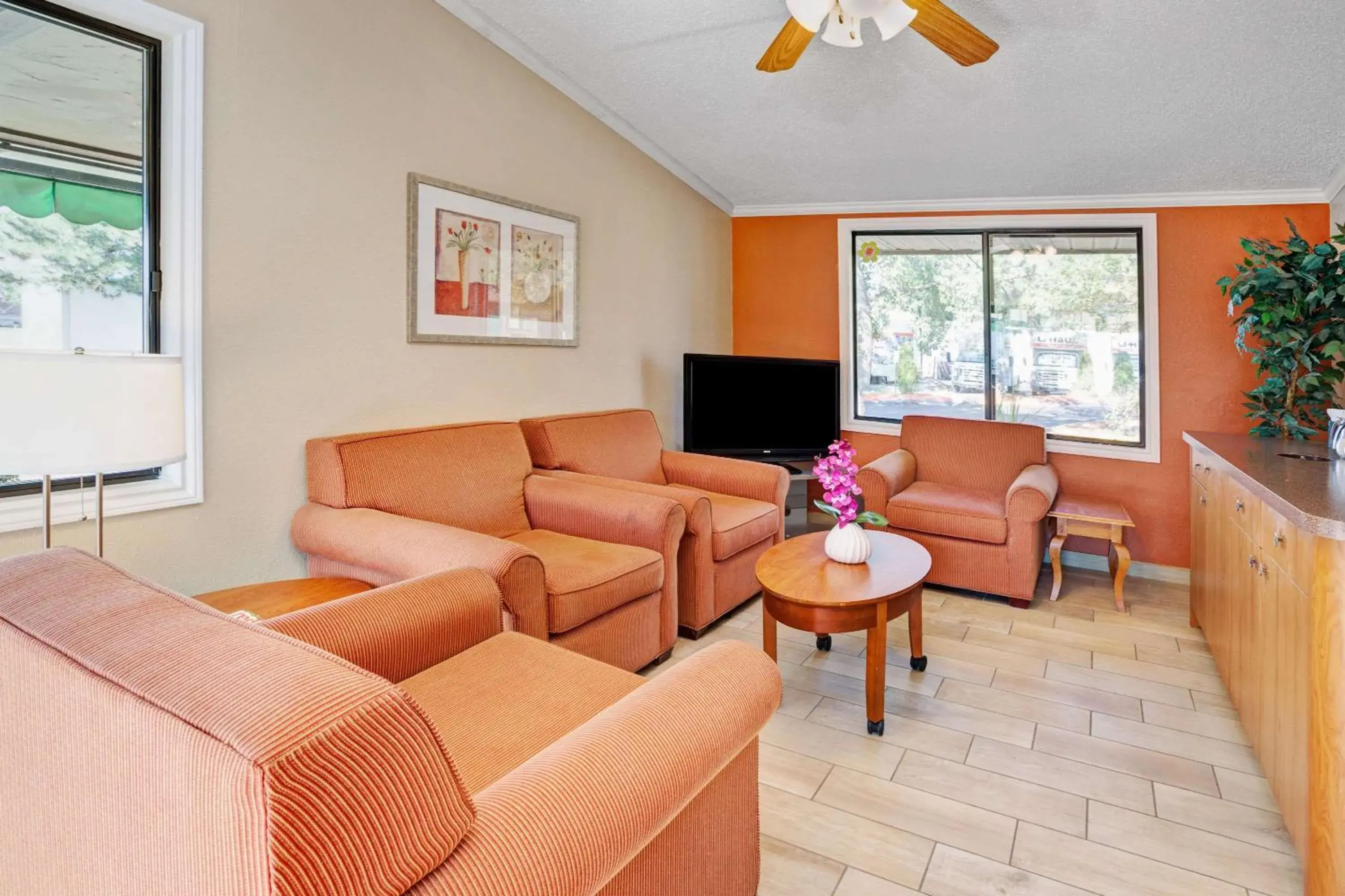 Lobby or reception, Seating Area in Knights Inn Detroit Area Sterling Heights