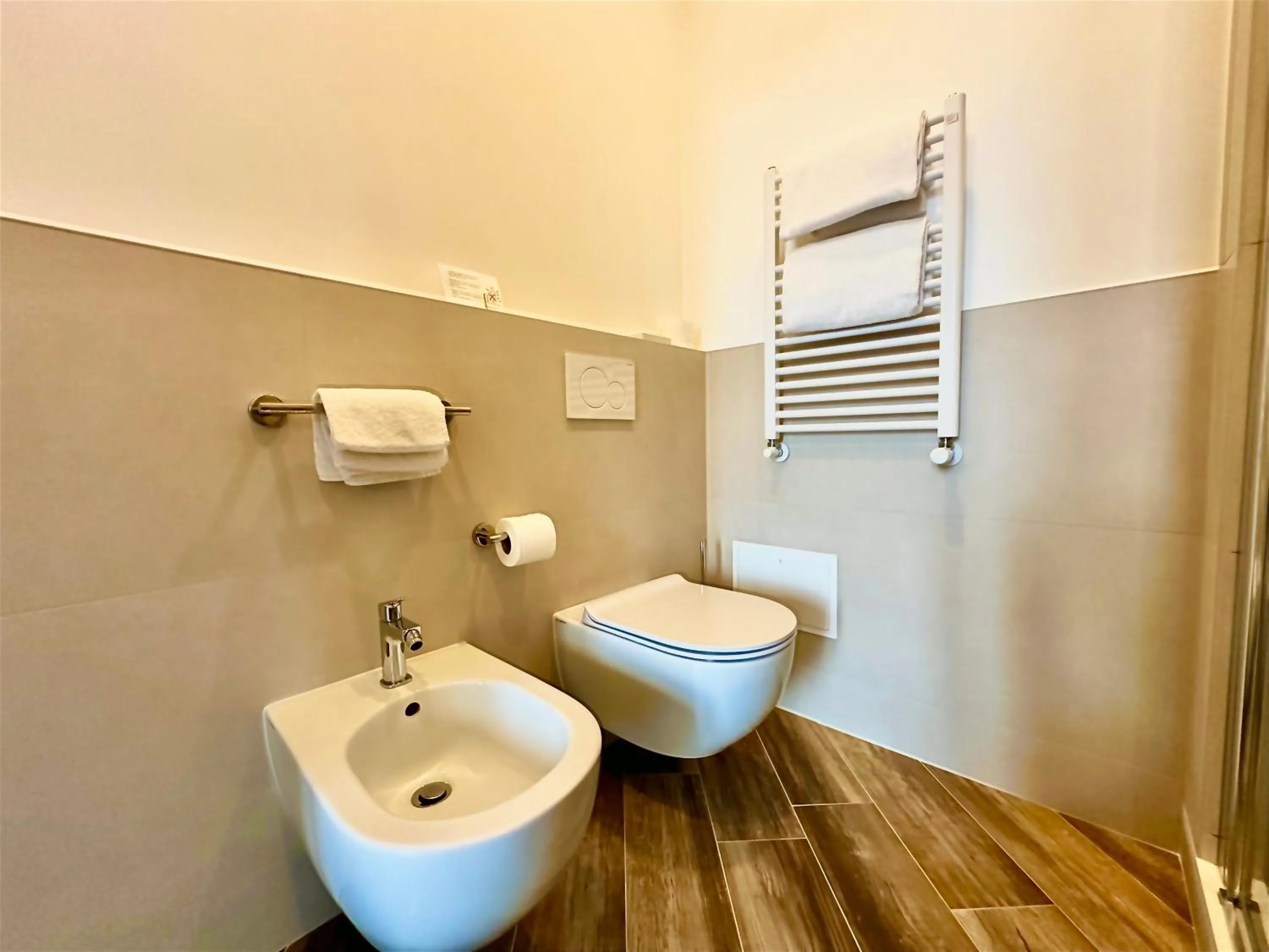 Toilet in All Comfort Astoria Palace