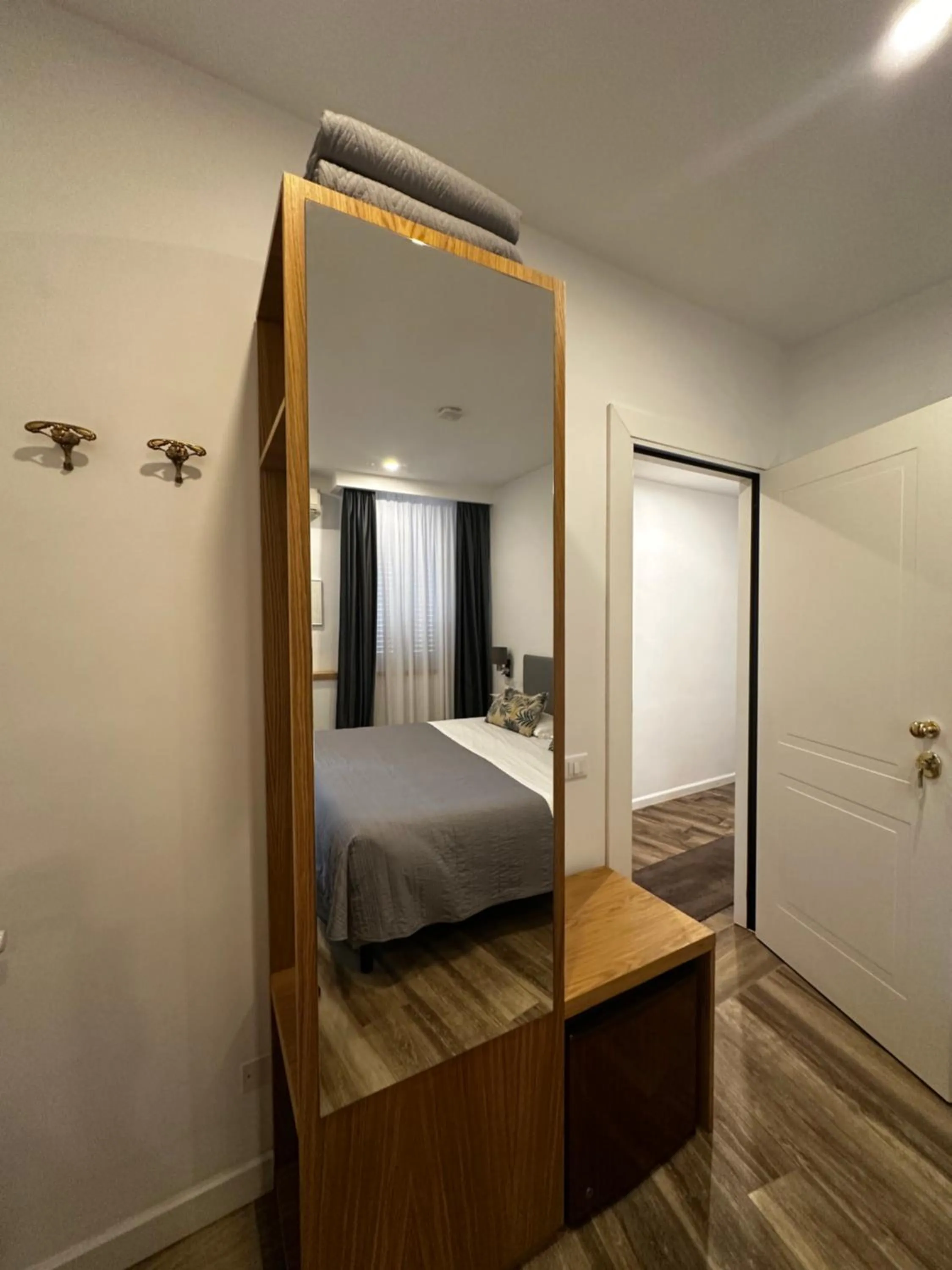 Bedroom, Bed in All Comfort Astoria Palace