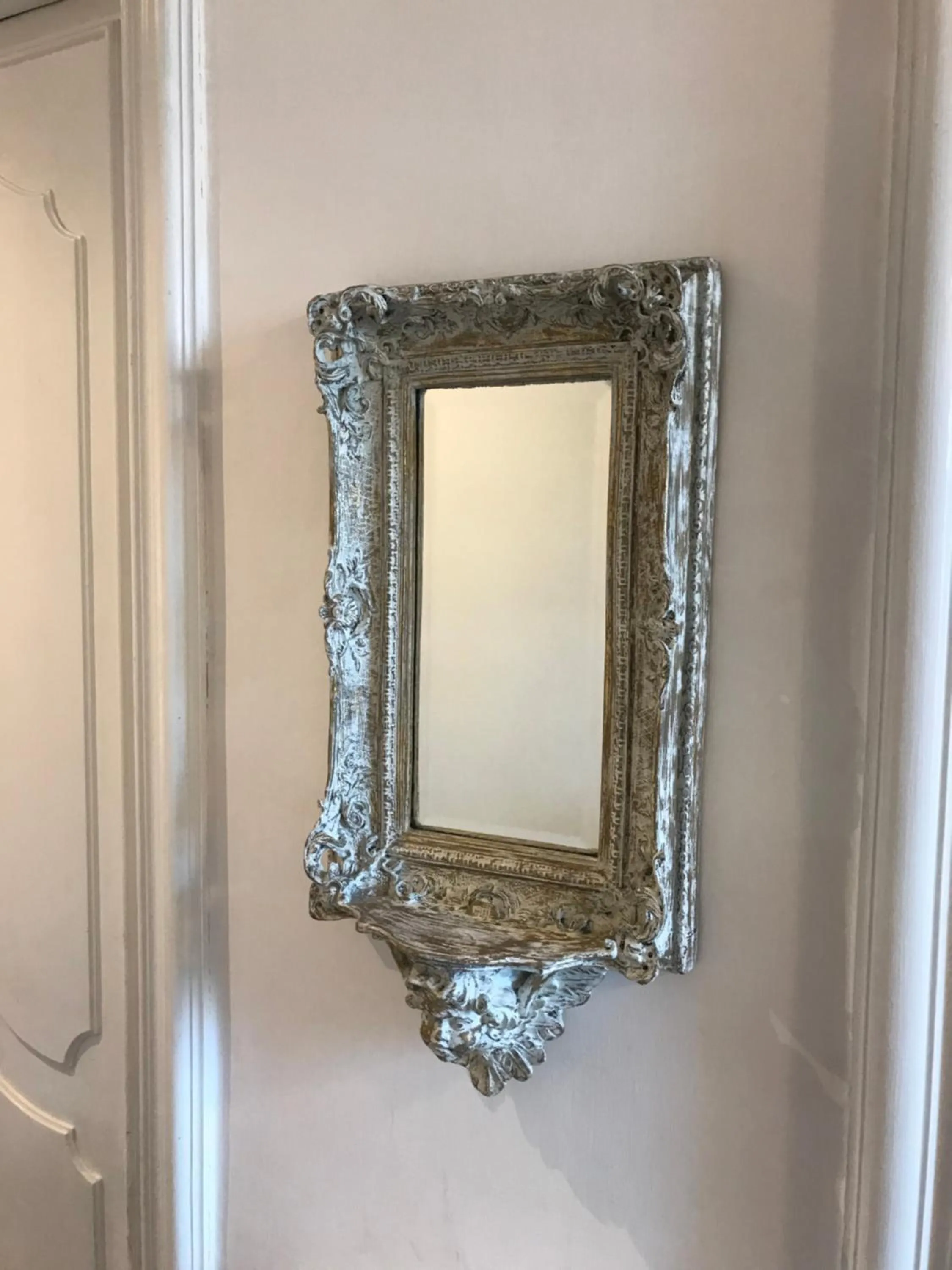 Decorative detail in All Comfort Astoria Palace