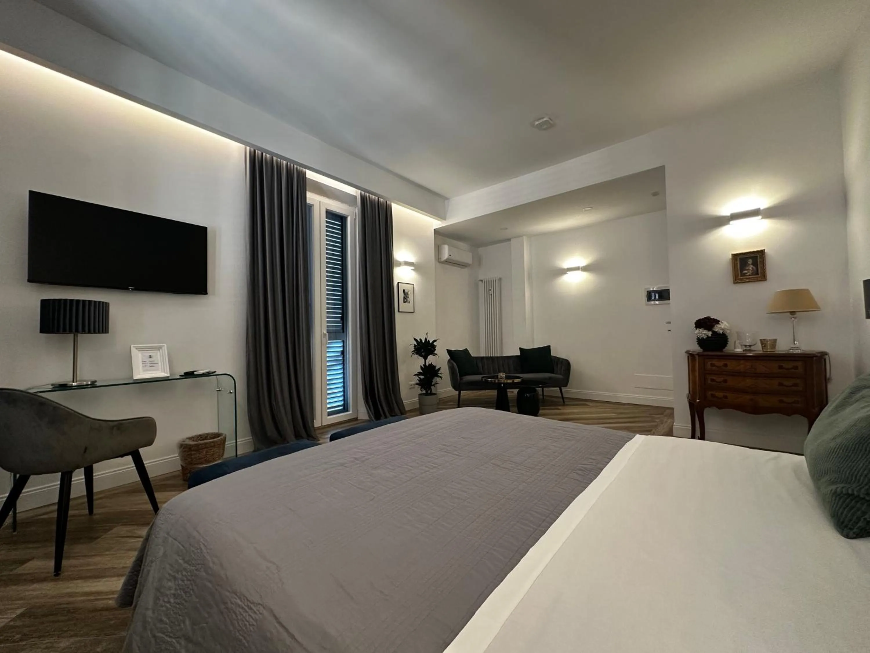 Bed in All Comfort Astoria Palace