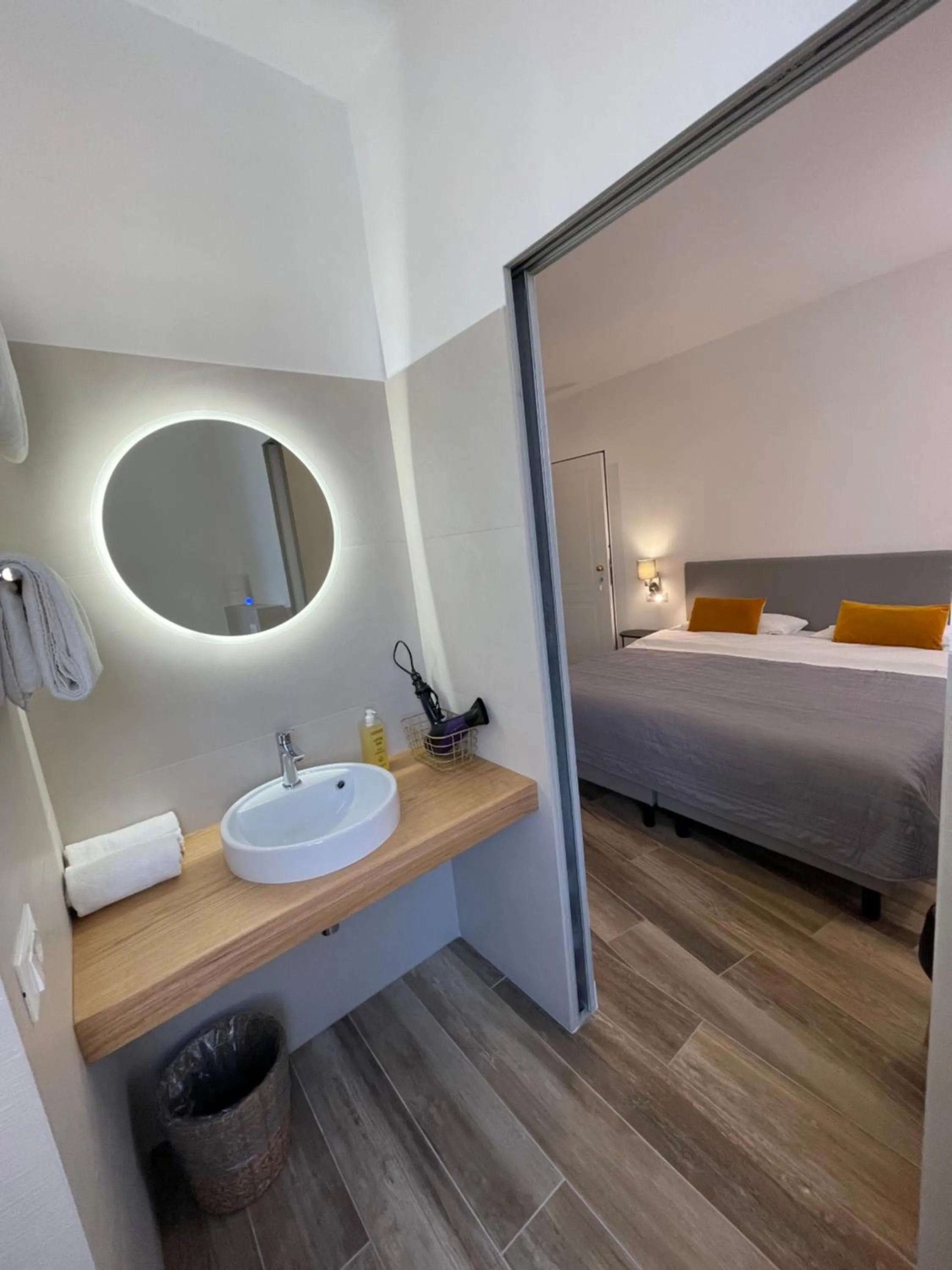 Bathroom, Bed in All Comfort Astoria Palace