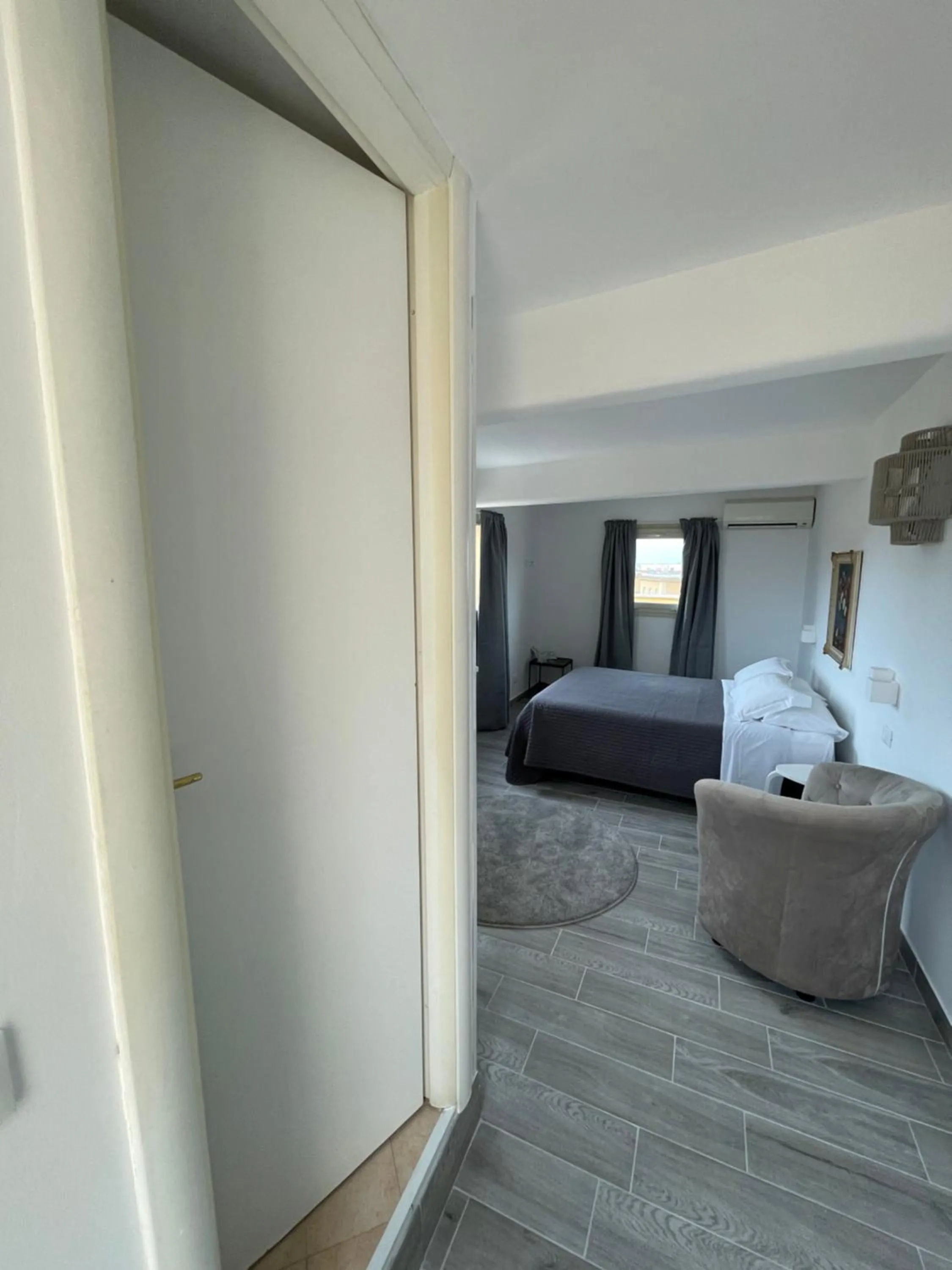 Photo of the whole room, Bed in All Comfort Astoria Palace