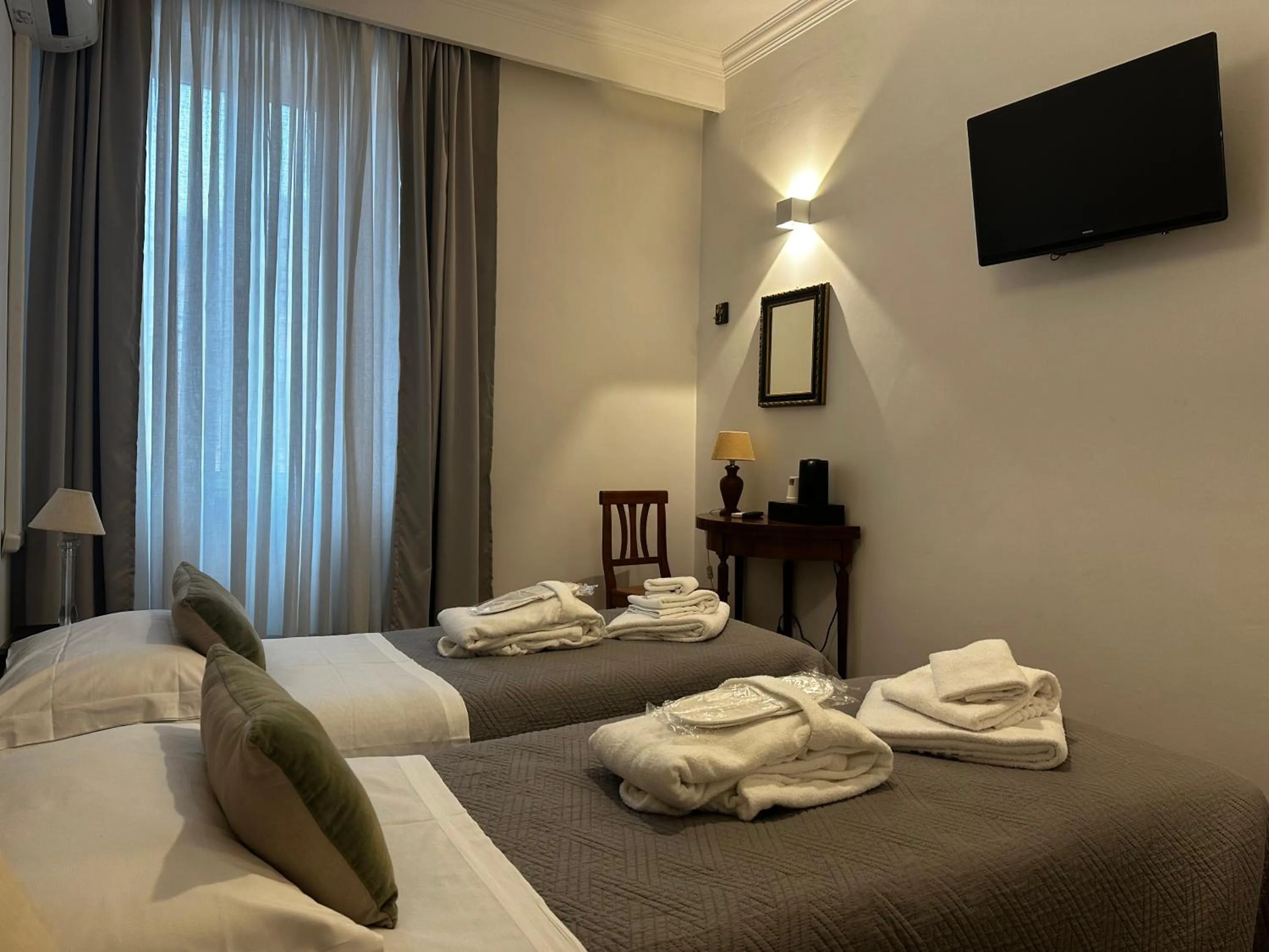 Bed in All Comfort Astoria Palace