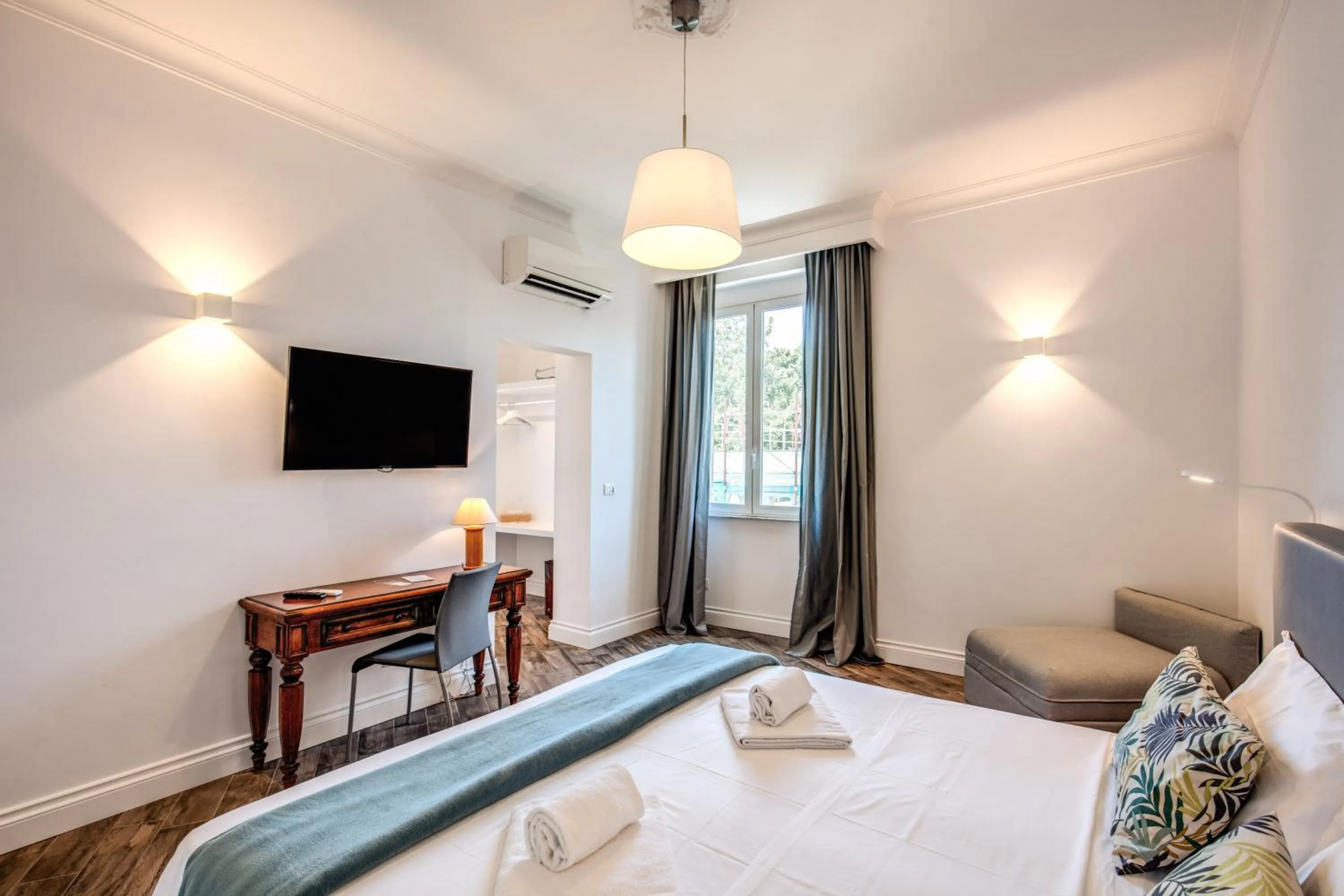 Bed in All Comfort Astoria Palace