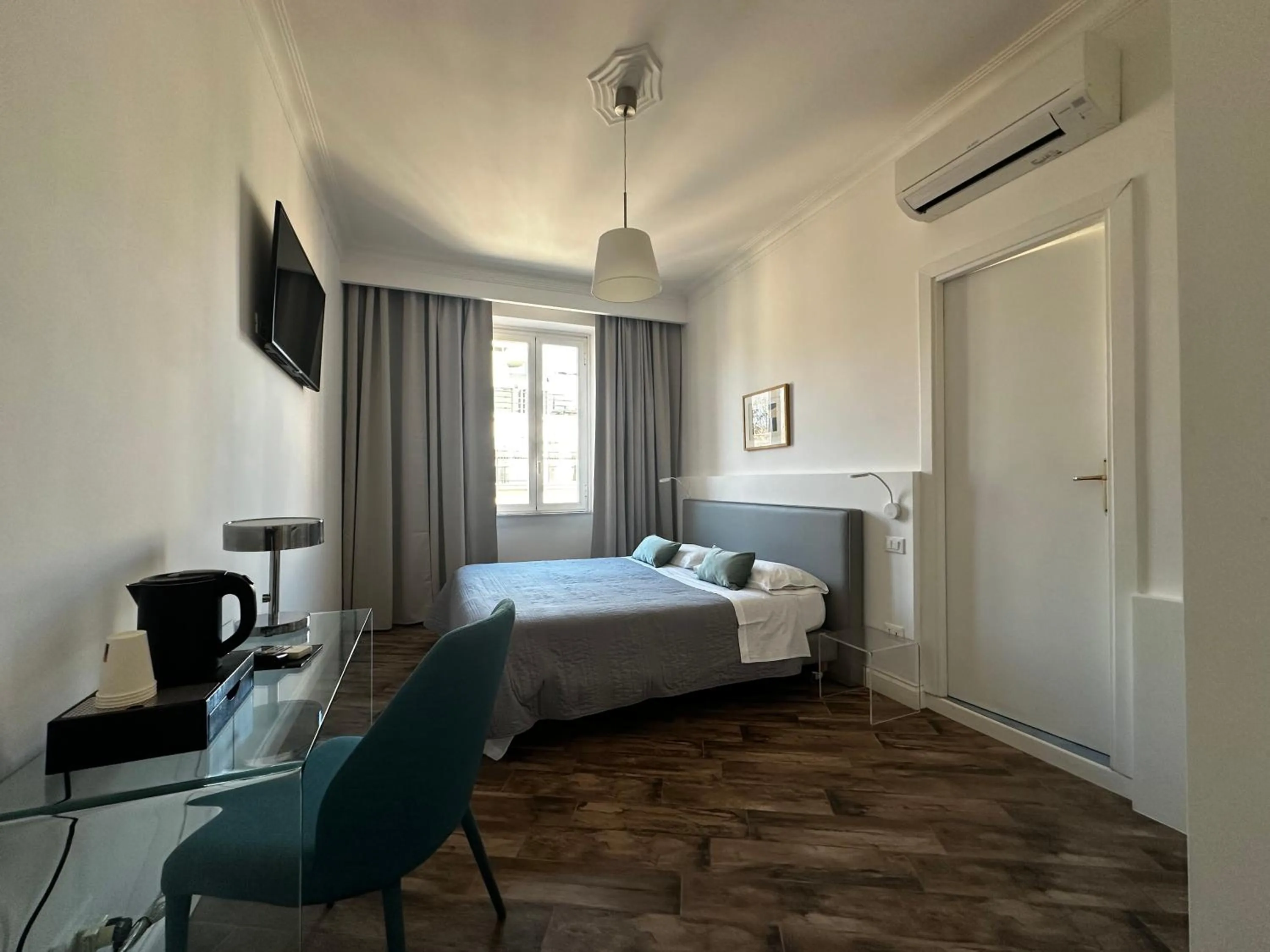 Bed in All Comfort Astoria Palace