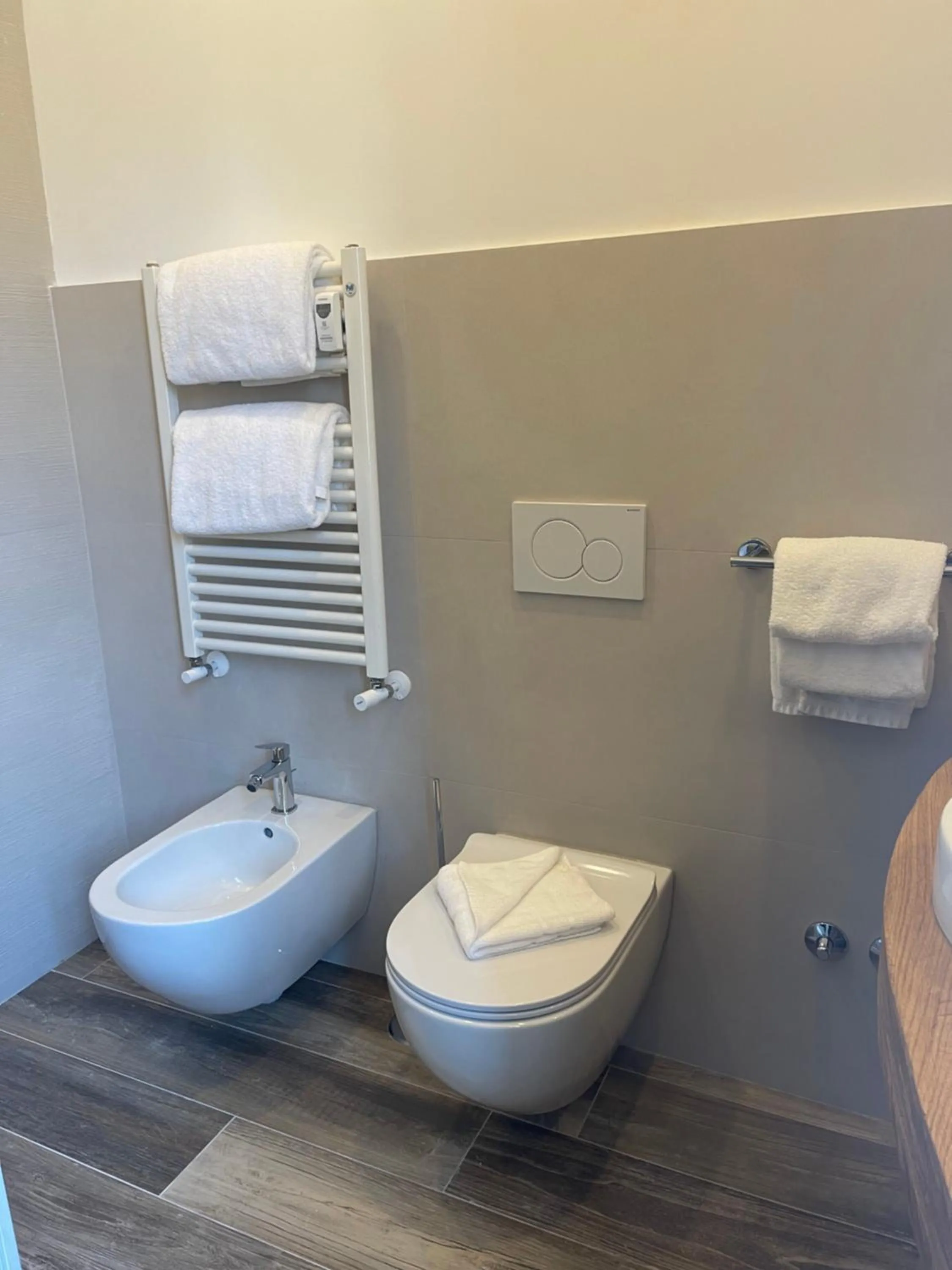 Toilet in All Comfort Astoria Palace