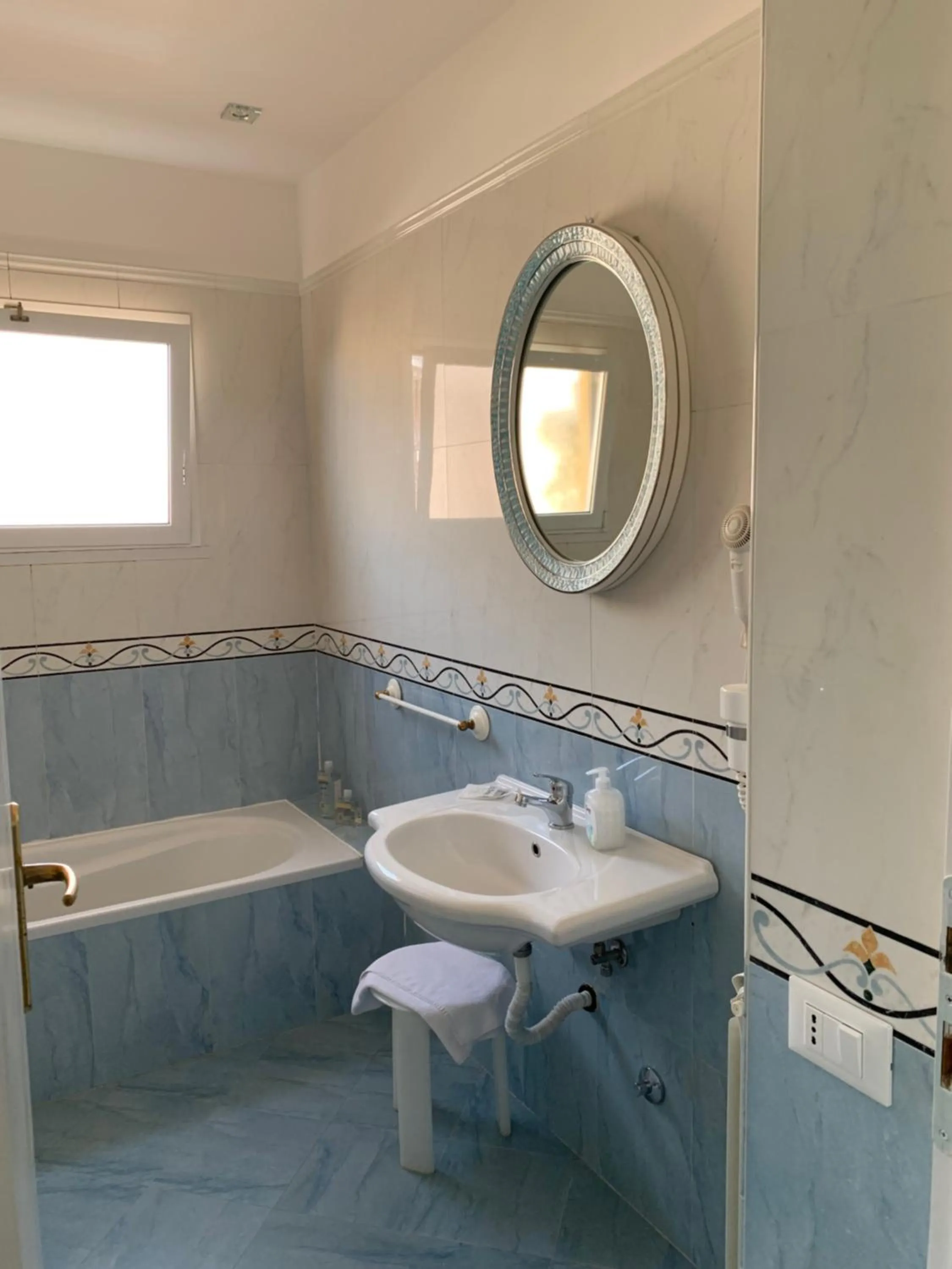 Toilet in All Comfort Astoria Palace