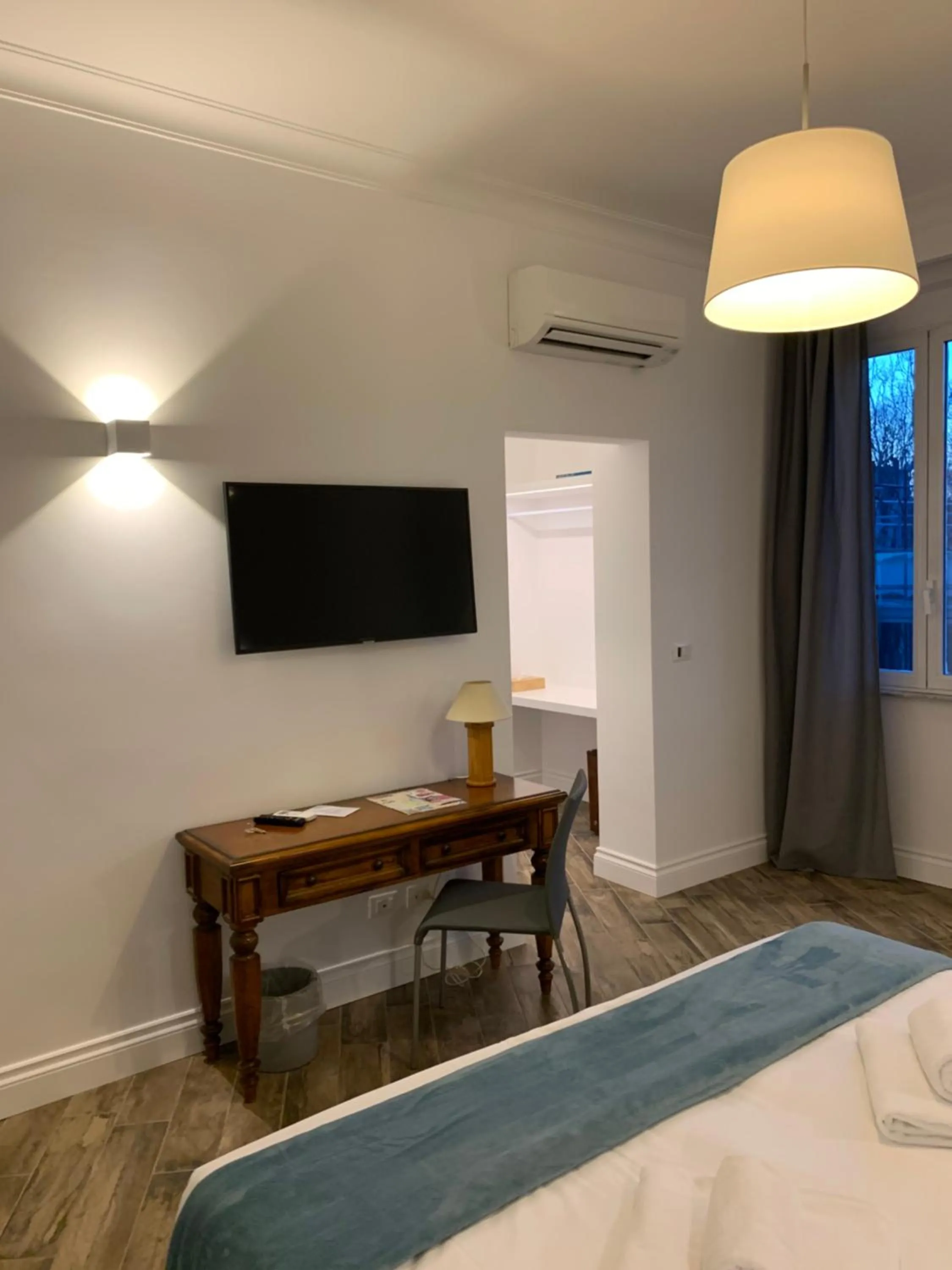 Bed in All Comfort Astoria Palace