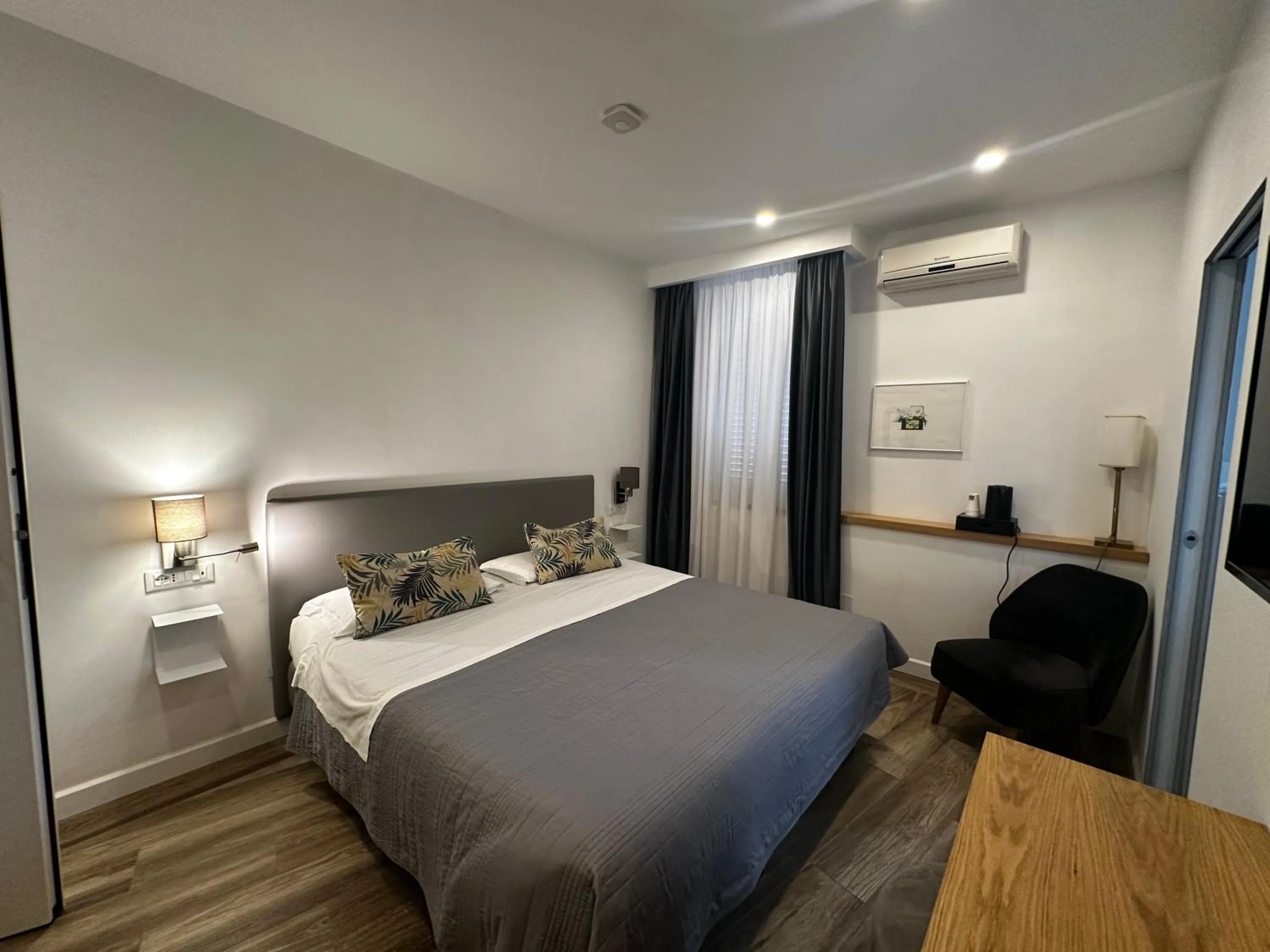 Bed in All Comfort Astoria Palace