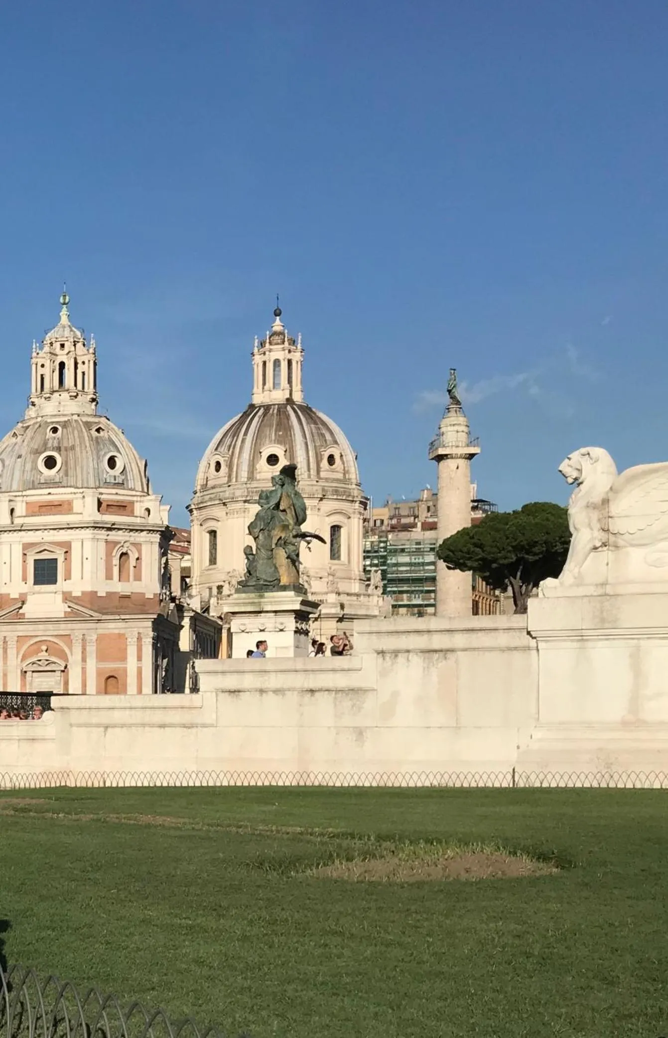 Entertainment in All Comfort Astoria Palace