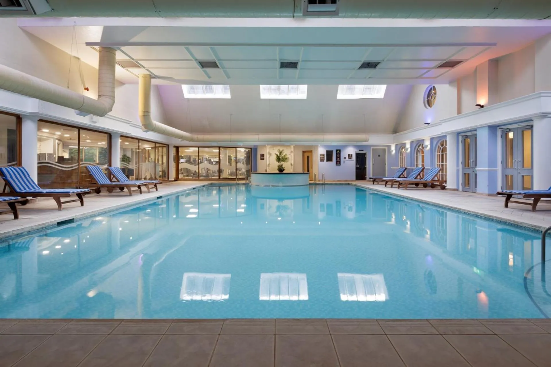 Swimming pool in DoubleTree by Hilton St. Anne's Manor