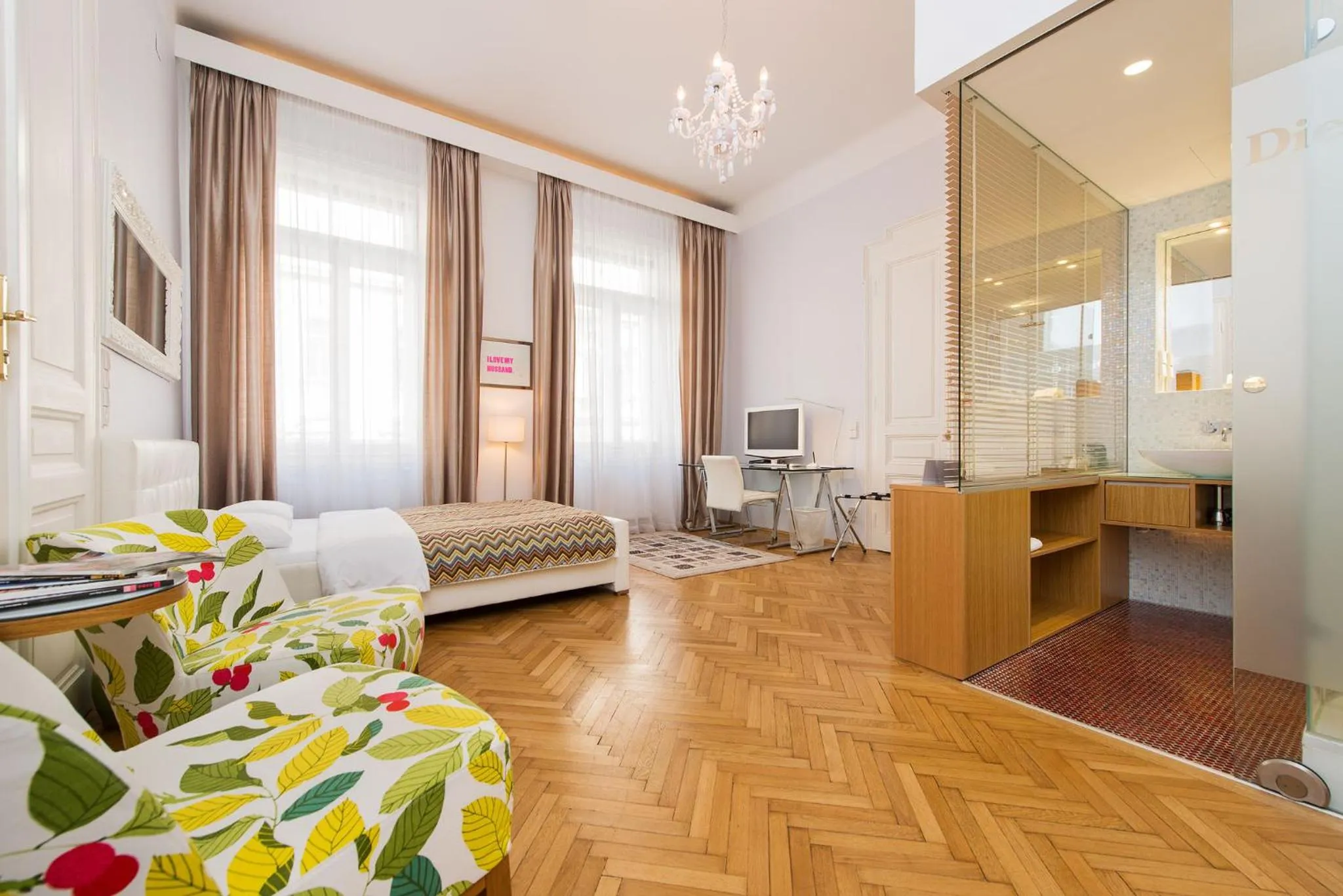 Bedroom, Bed in Rosa Linde - Comfort Rooms