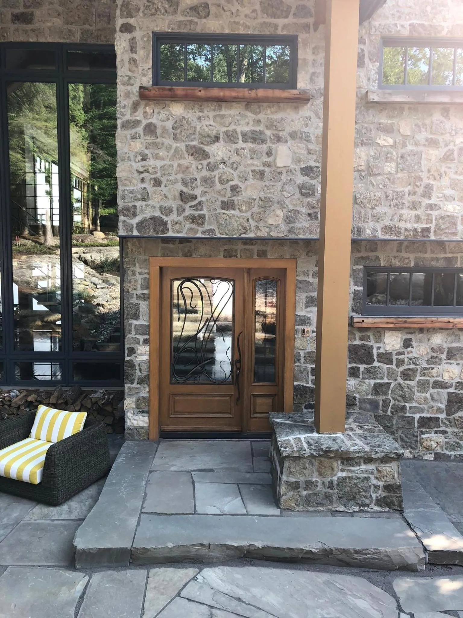 Gîte et Atelier de L'Artiste Peintre Paysagiste Canadien Gordon Harrison