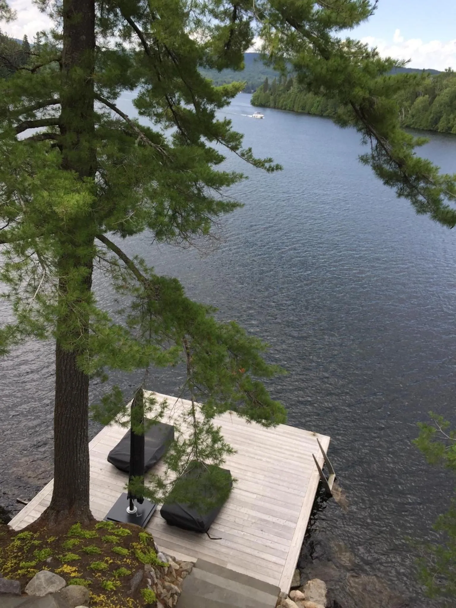 Gîte et Atelier de L'Artiste Peintre Paysagiste Canadien Gordon Harrison