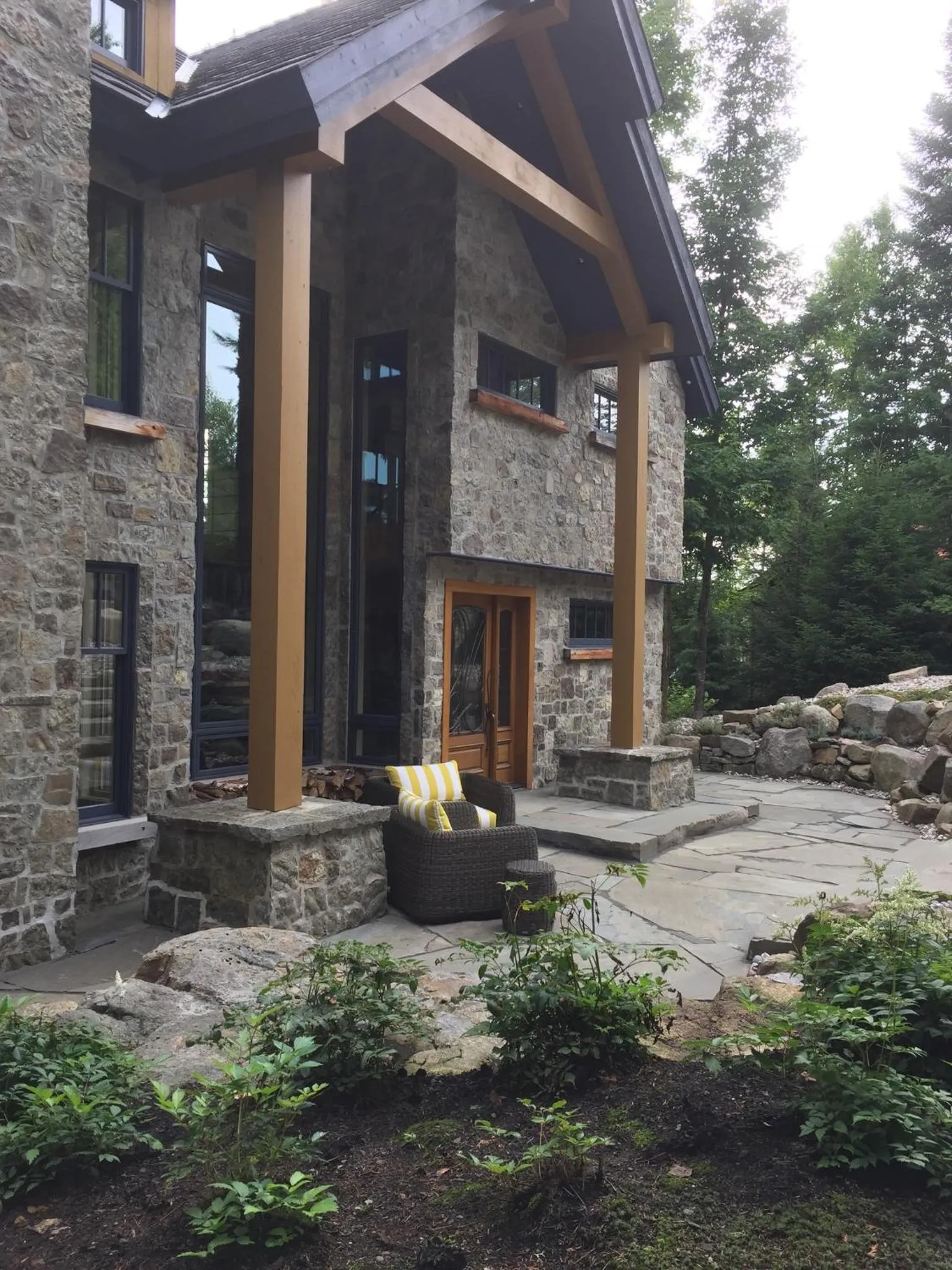 Gîte et Atelier de L'Artiste Peintre Paysagiste Canadien Gordon Harrison