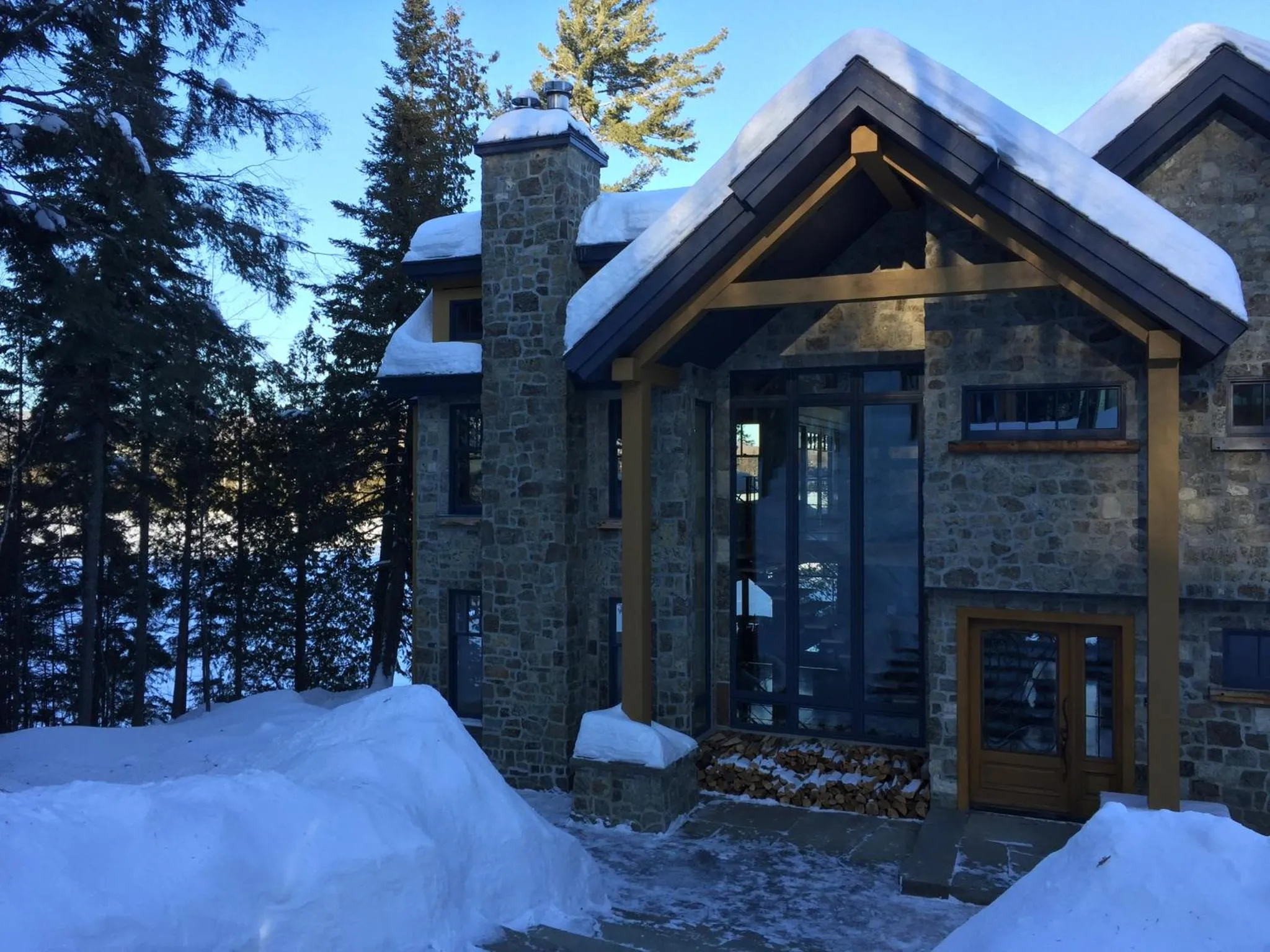 Gîte et Atelier de L'Artiste Peintre Paysagiste Canadien Gordon Harrison