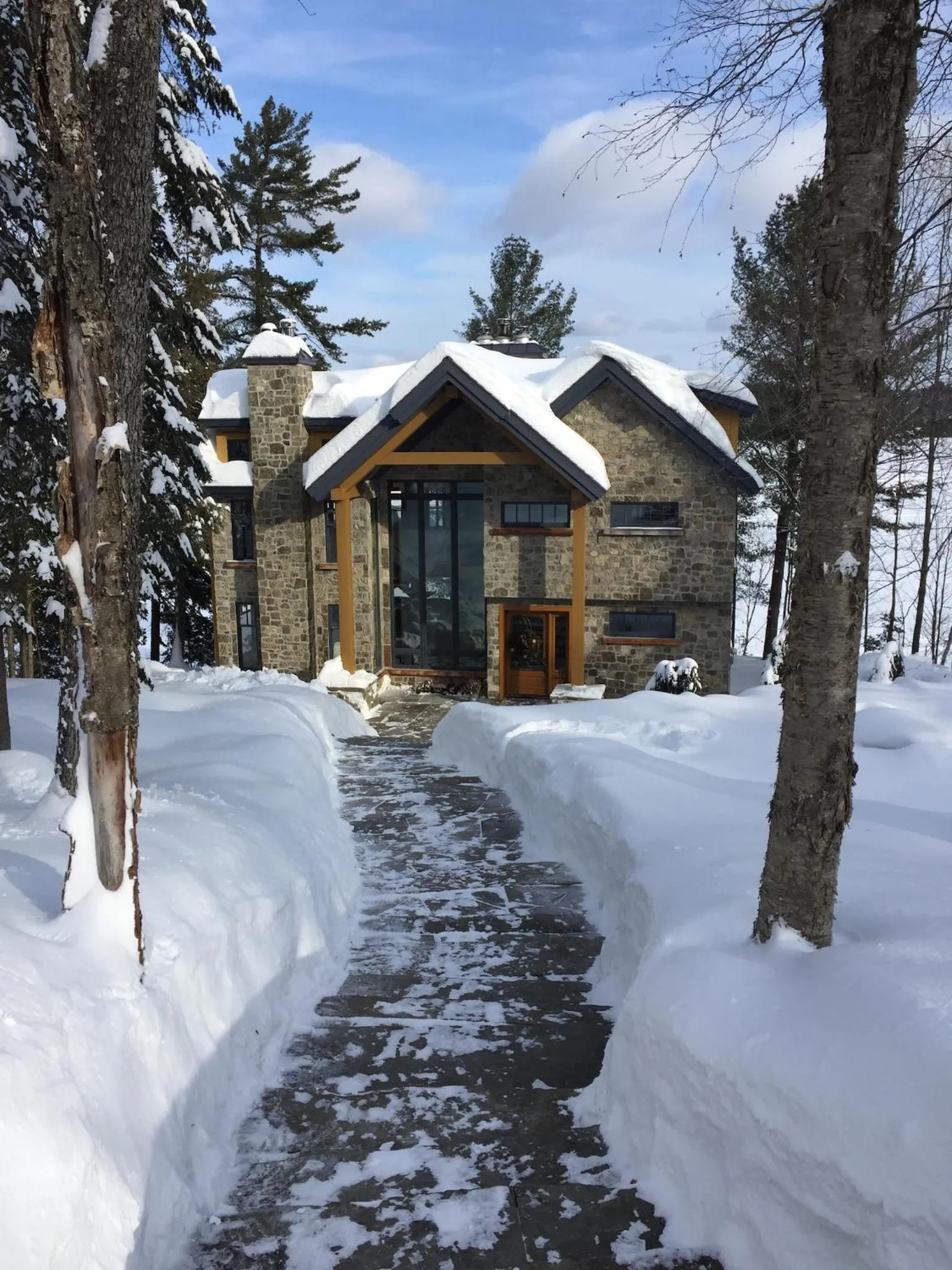 Gîte et Atelier de L'Artiste Peintre Paysagiste Canadien Gordon Harrison