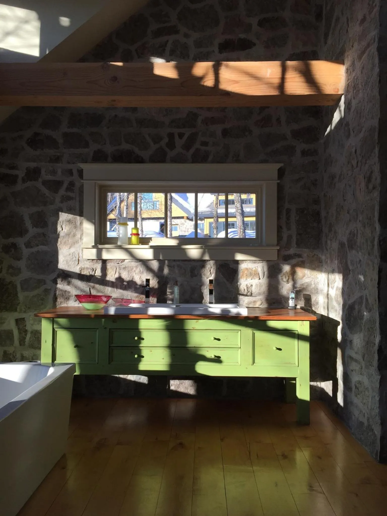 Gîte et Atelier de L'Artiste Peintre Paysagiste Canadien Gordon Harrison