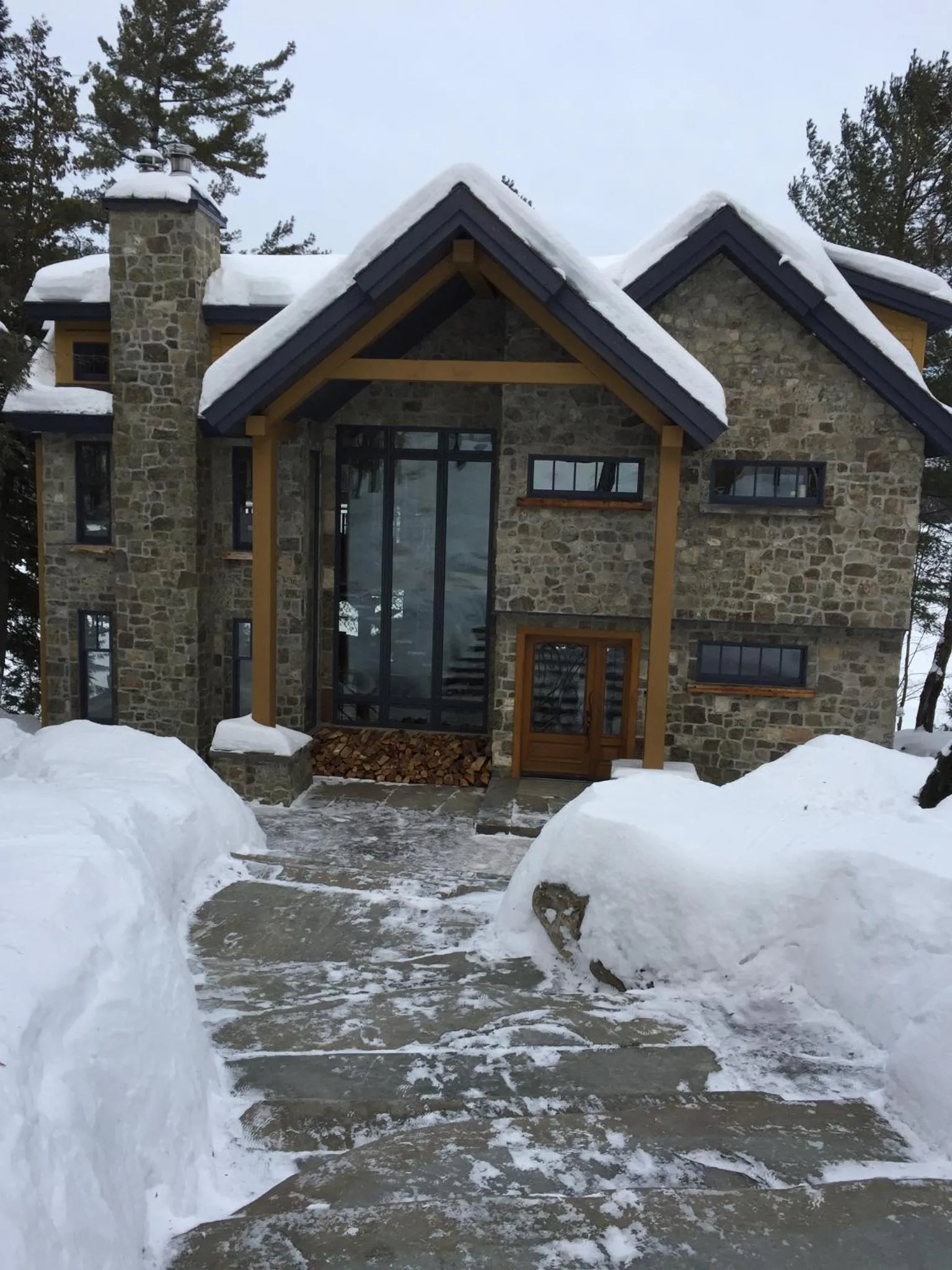 Gîte et Atelier de L'Artiste Peintre Paysagiste Canadien Gordon Harrison