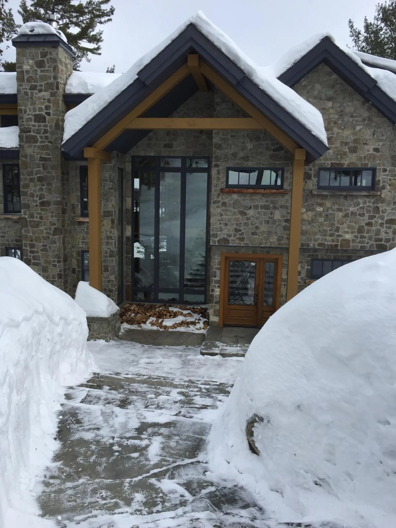 Gîte et Atelier de L'Artiste Peintre Paysagiste Canadien Gordon Harrison