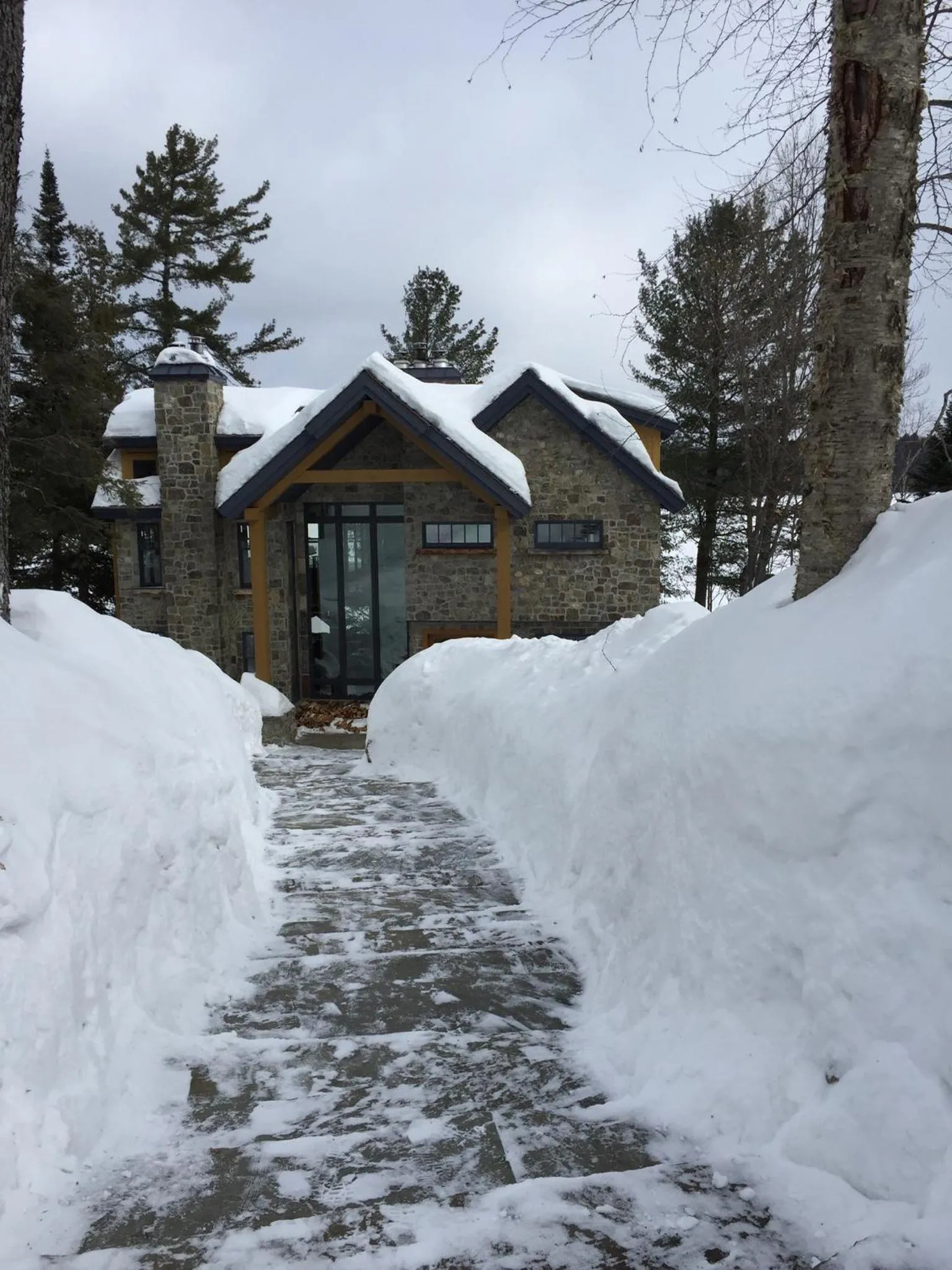 Gîte et Atelier de L'Artiste Peintre Paysagiste Canadien Gordon Harrison