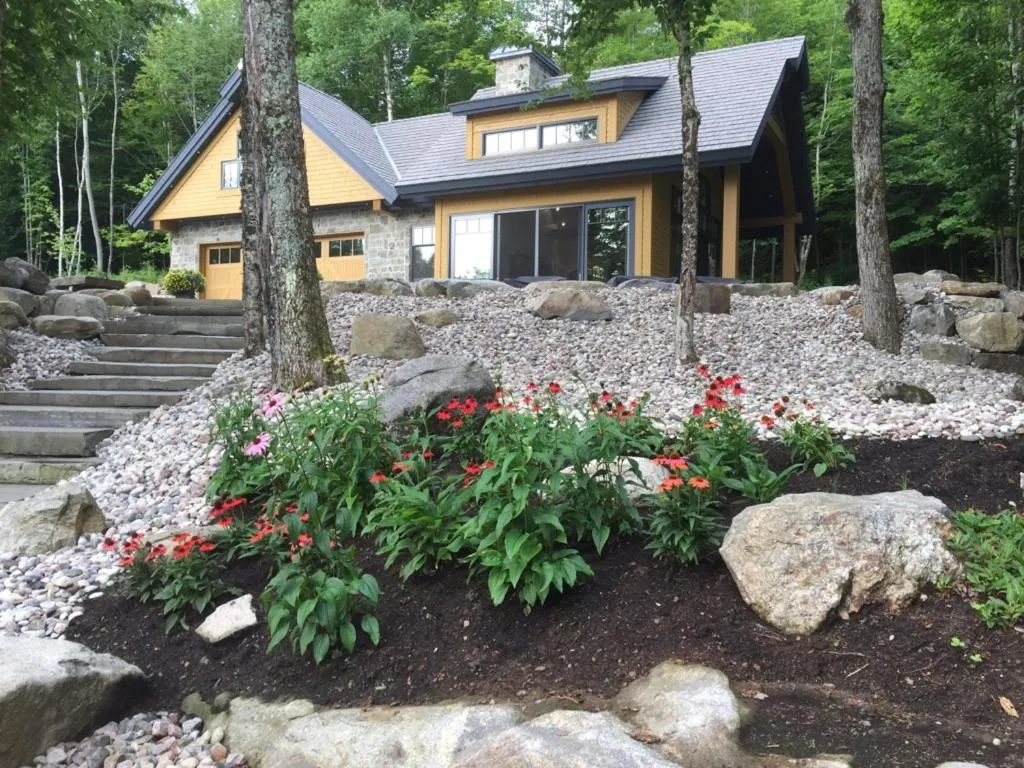 Gîte et Atelier de L'Artiste Peintre Paysagiste Canadien Gordon Harrison