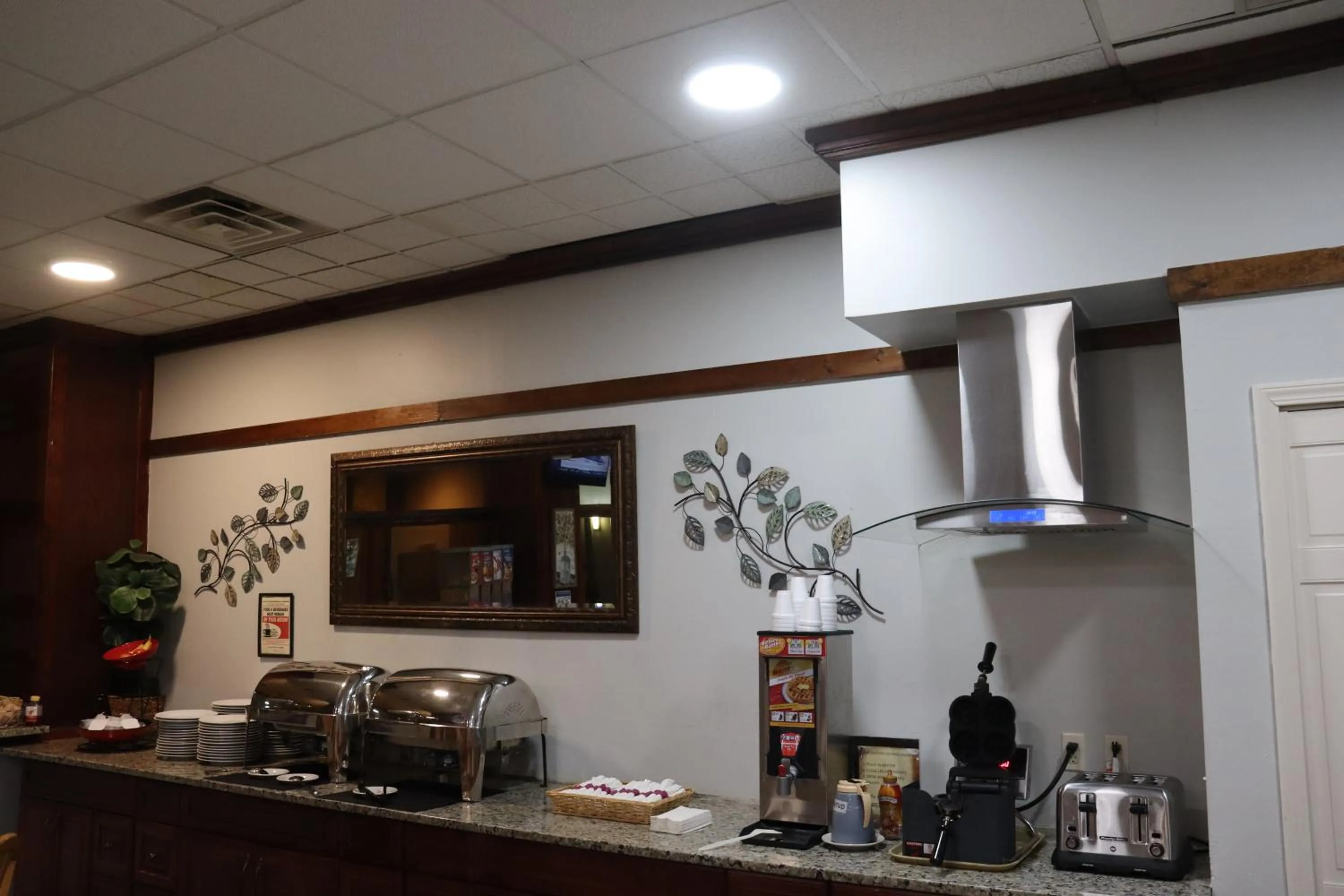 Clarion Hotel & Conference Center Lansing West