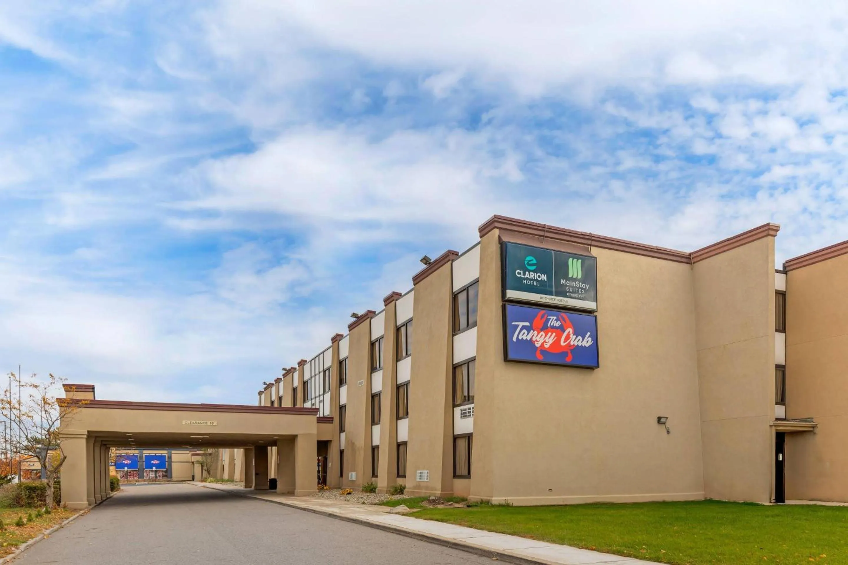 Property building in Clarion Hotel &amp; Conference Center Lansing West